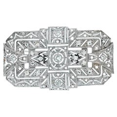 Broche de oro blanco de 18 quilates con diamantes de 1,25 quilates de trabajo abierto