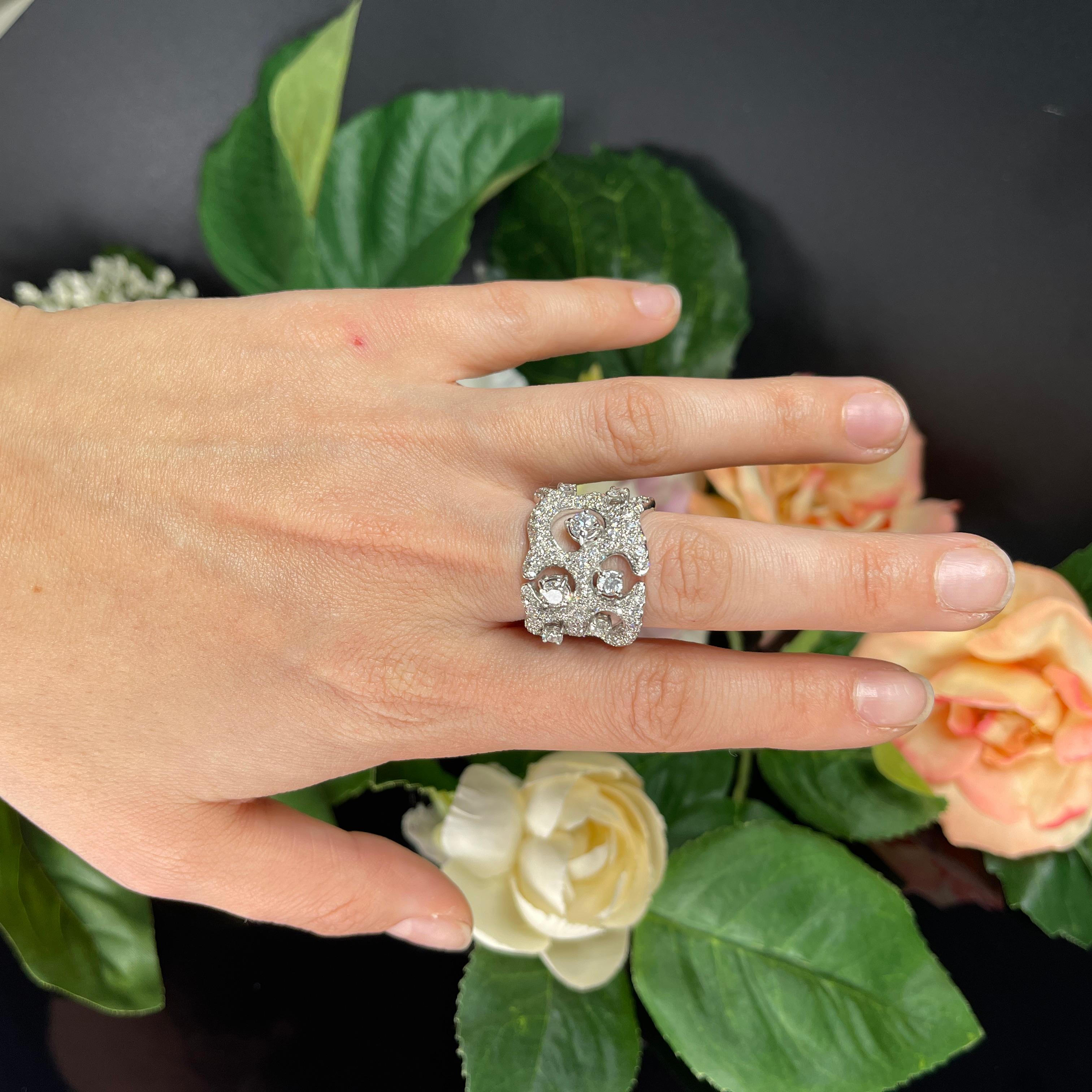 18K White Gold Openwork Diamond Pavé Ring For Sale 5