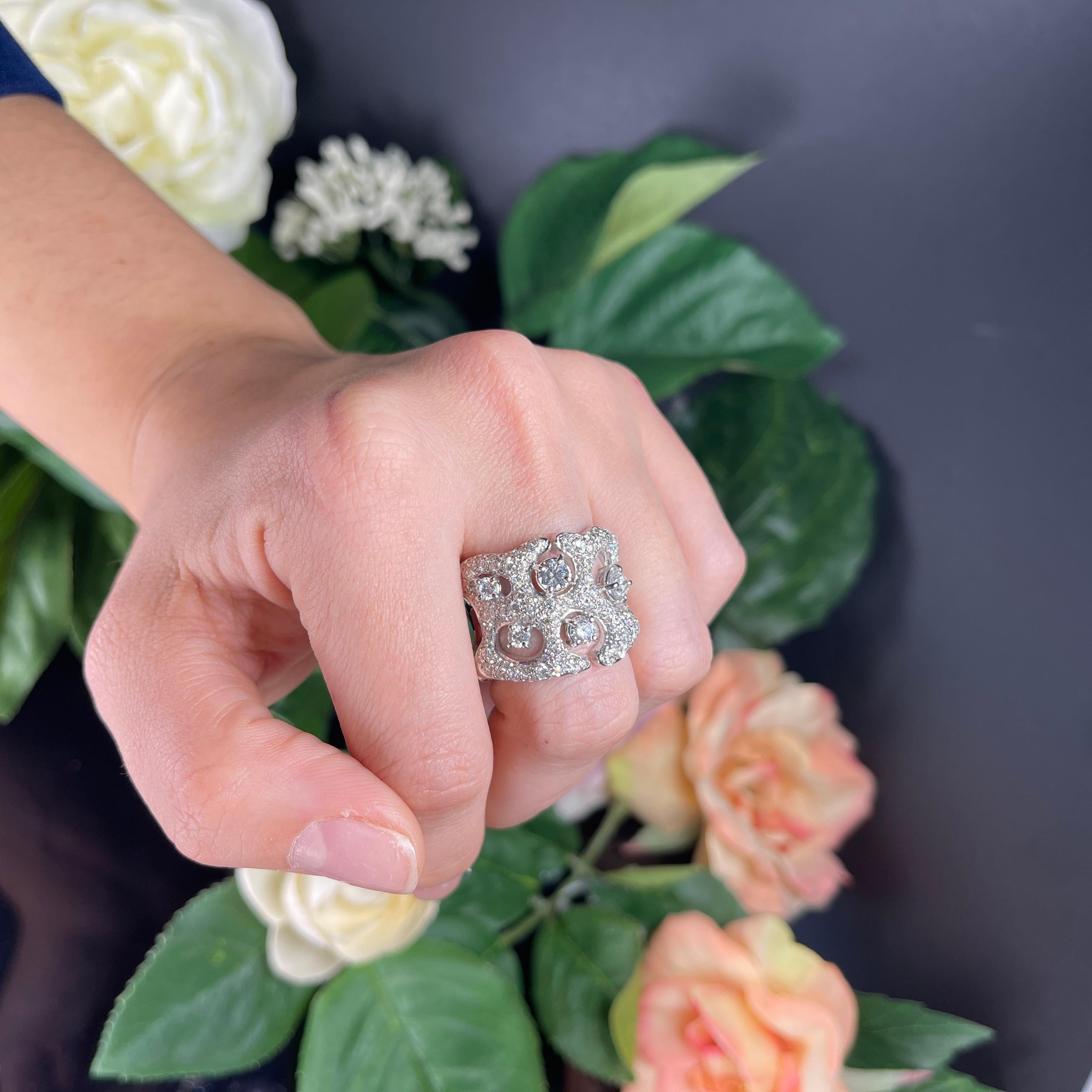 18K White Gold Openwork Diamond Pavé Ring For Sale 6