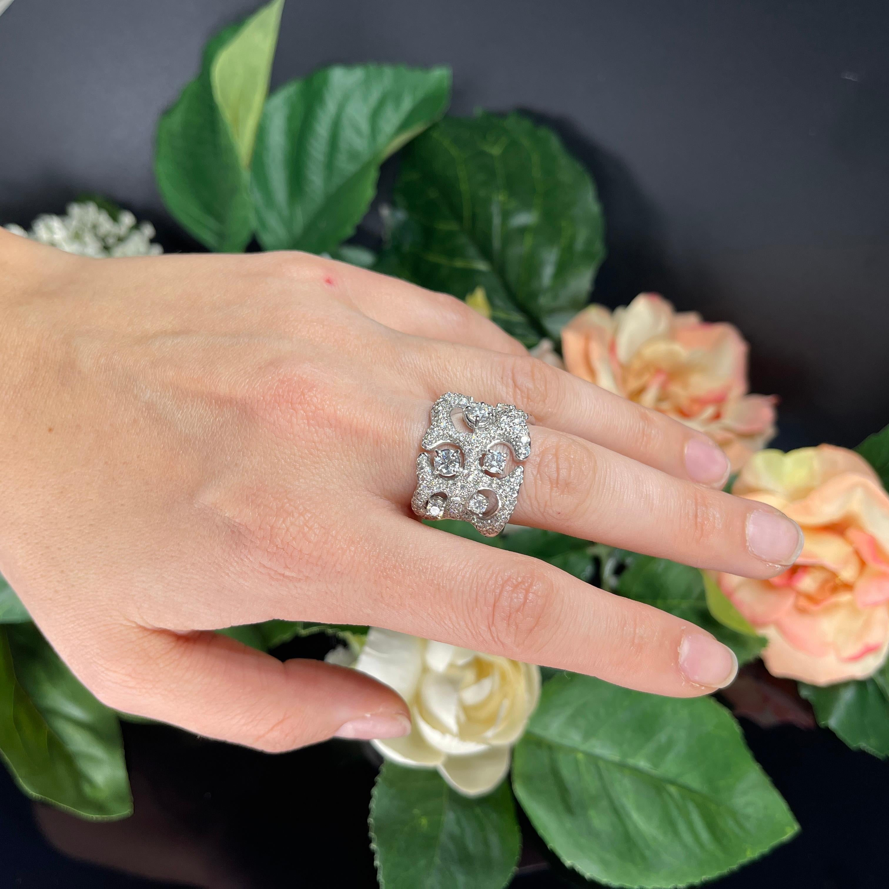 18K White Gold Openwork Diamond Pavé Ring For Sale 4