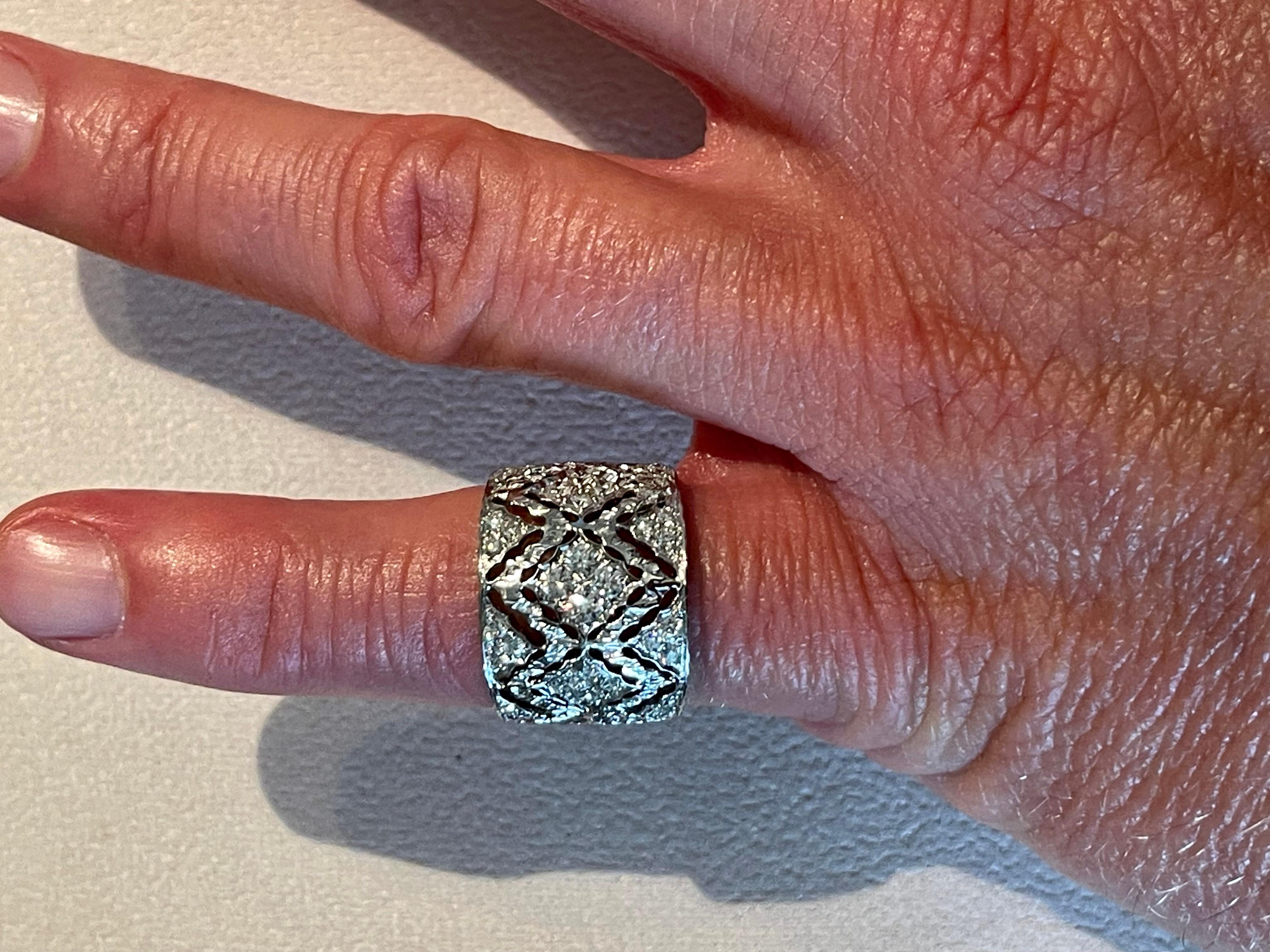 Contemporary 18K white Gold openwork filligree Band Ring Diamonds For Sale
