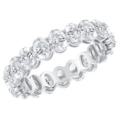 Anillo de oro blanco de 18 quilates con diamante natural talla oval de 3 quilates