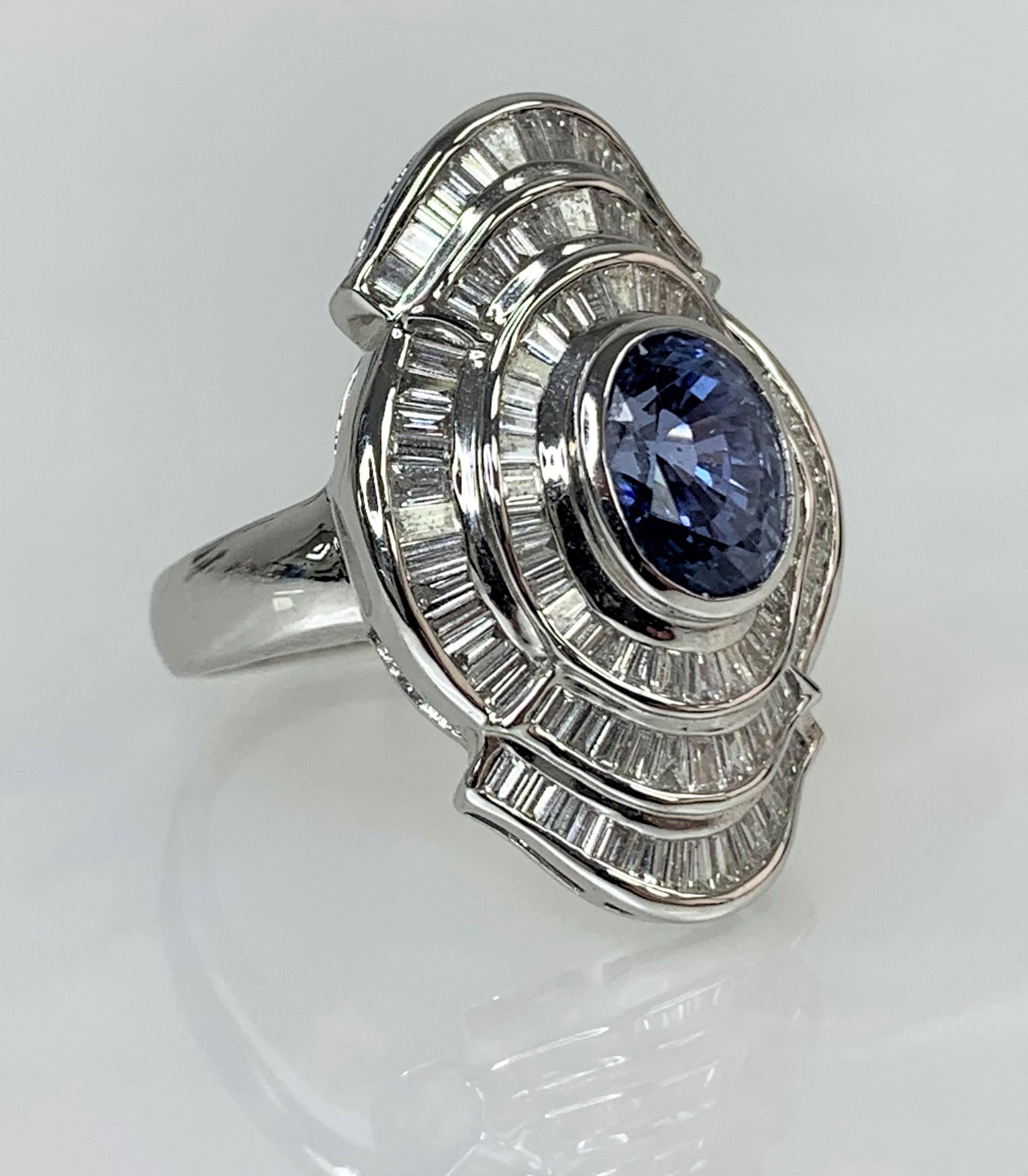18K White Gold Oval Cut Blue Sapphire Diamond Ring In New Condition For Sale In Great Neck, NY