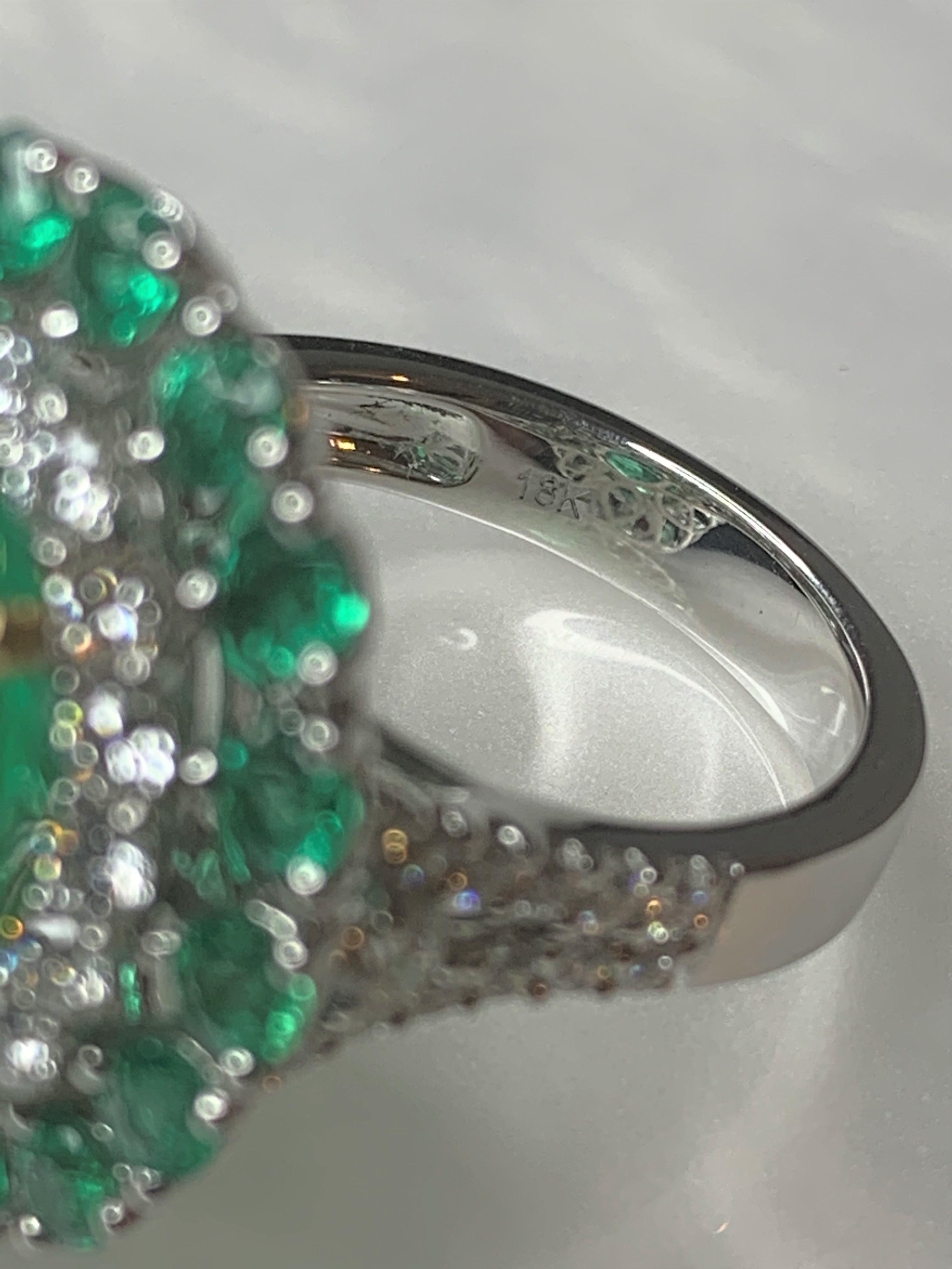 18K White Gold Oval Cut Emerald Diamond Ring 2