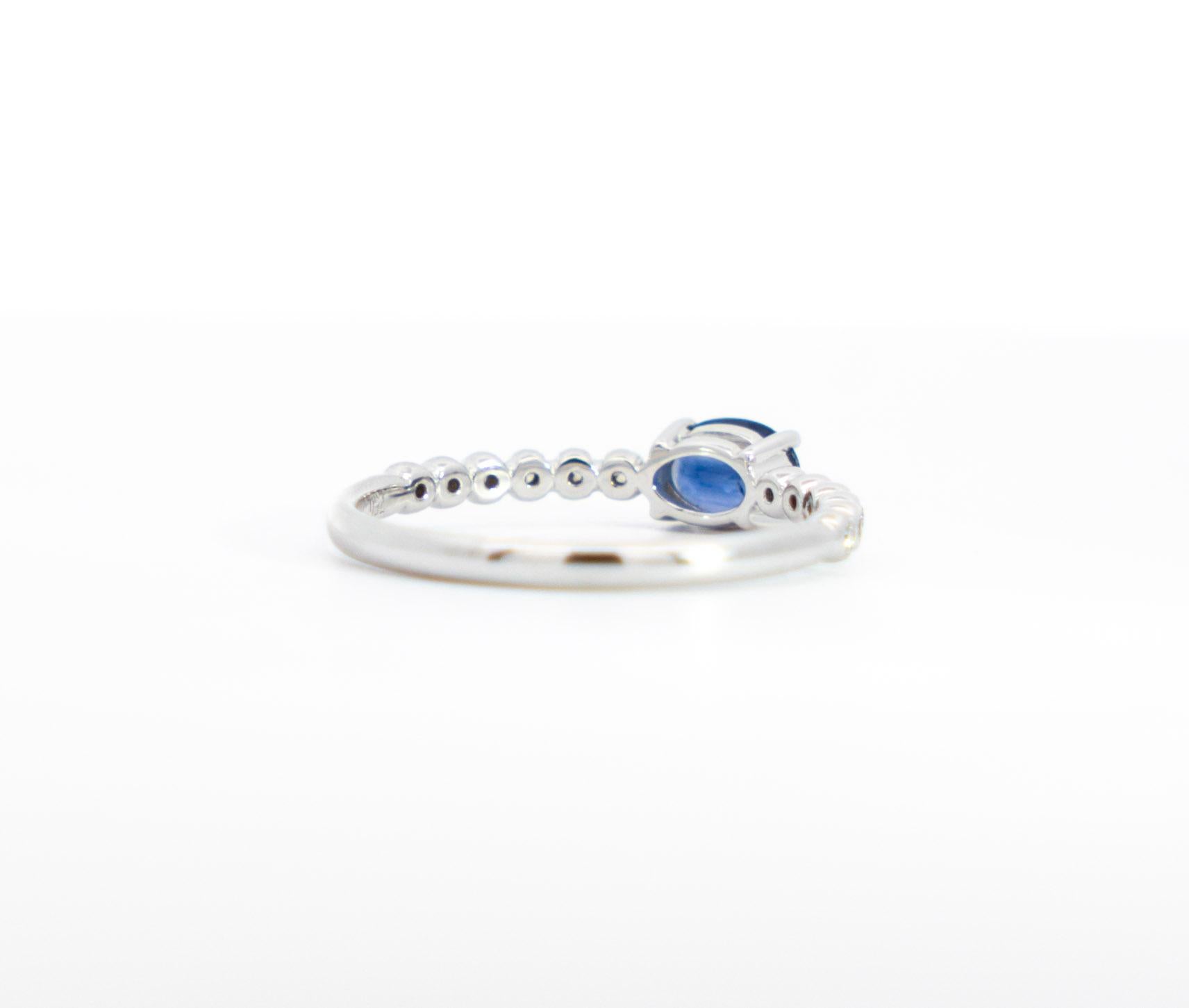 18K White Gold Oval Cut Natural Blue Sapphire & Bezel Diamond East West Ring  For Sale 4