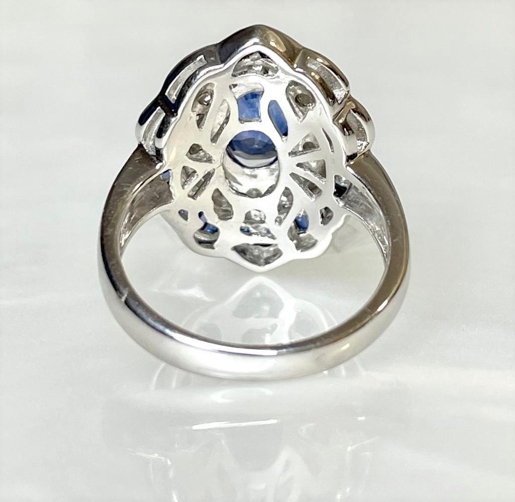 Women's 18K White Gold Oval Cute Blue Sapphire Diamond Ring