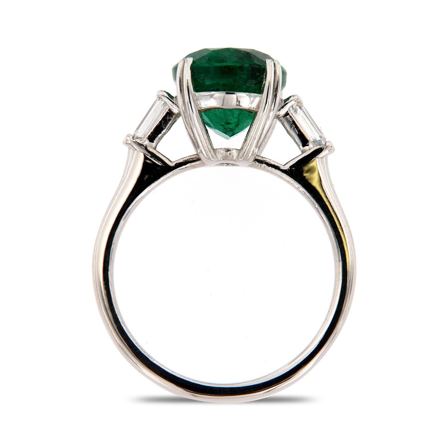 GIA Certified 4.27 Carat Oval Green Emerald 18K White Gold Diamond Ring In New Condition For Sale In San Francisco, CA