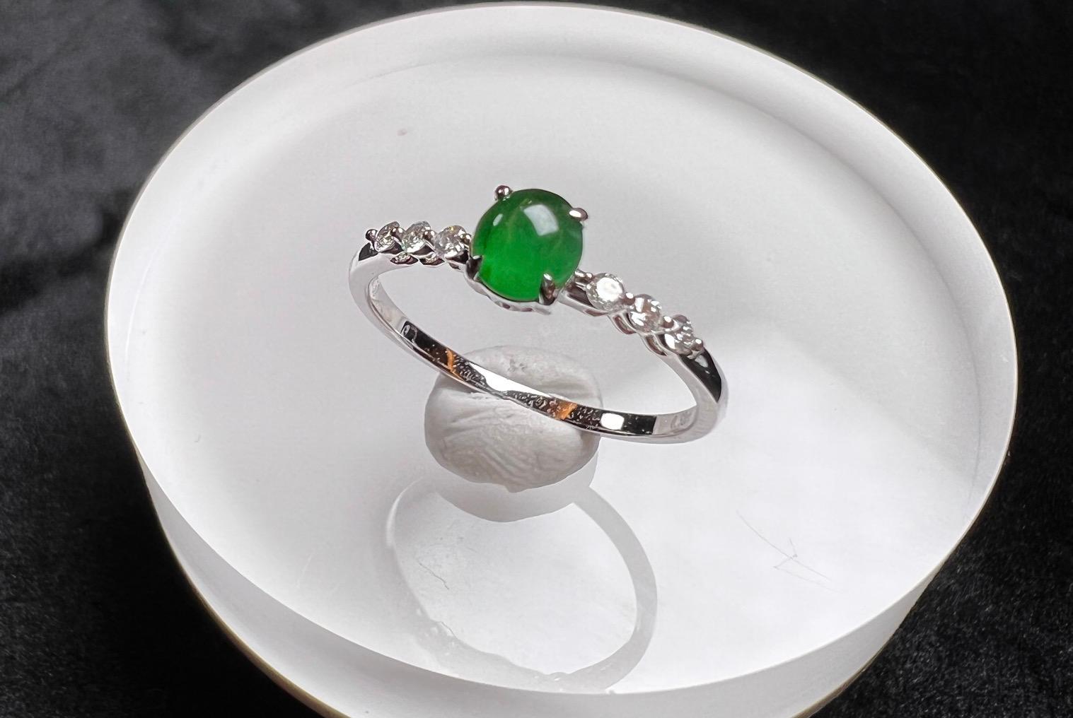 Women's or Men's 18K White Gold Oval Green Jadeite Round Brilliant Diamond Ring Engagement Ring For Sale