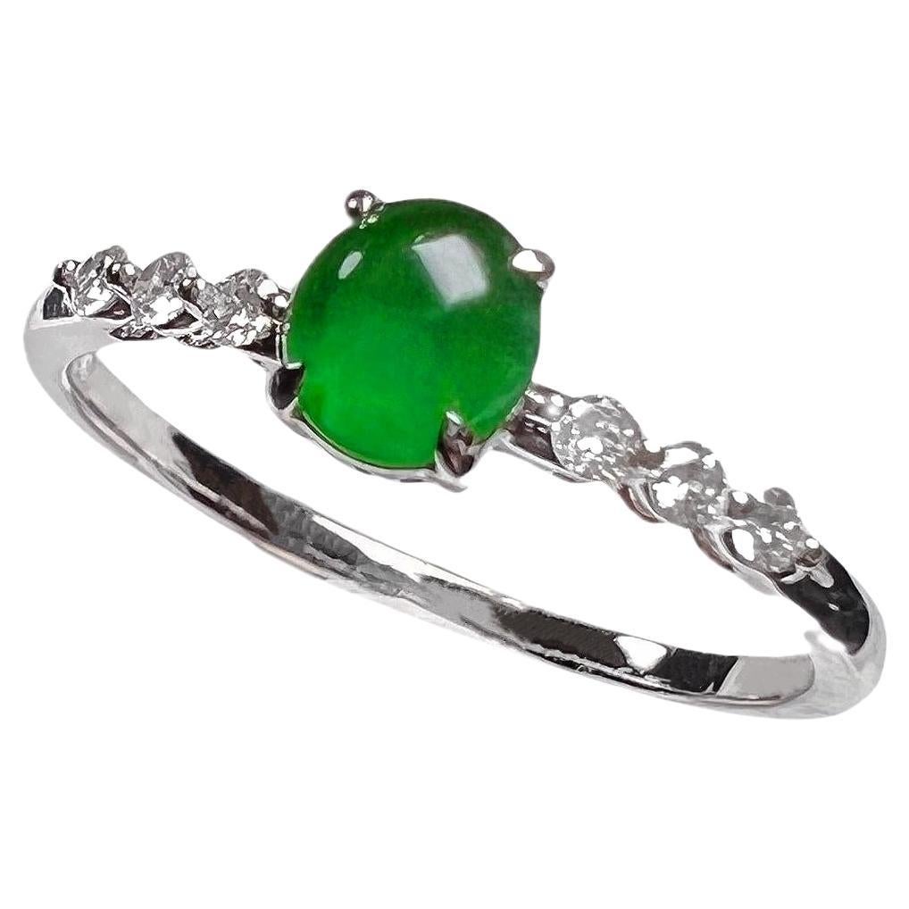 18K White Gold Oval Green Jadeite Round Brilliant Diamond Ring Engagement Ring For Sale