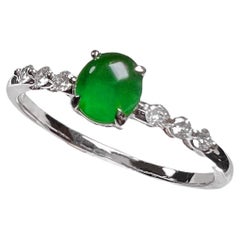 18K White Gold Oval Green Jadeite Round Brilliant Diamond Ring Engagement Ring