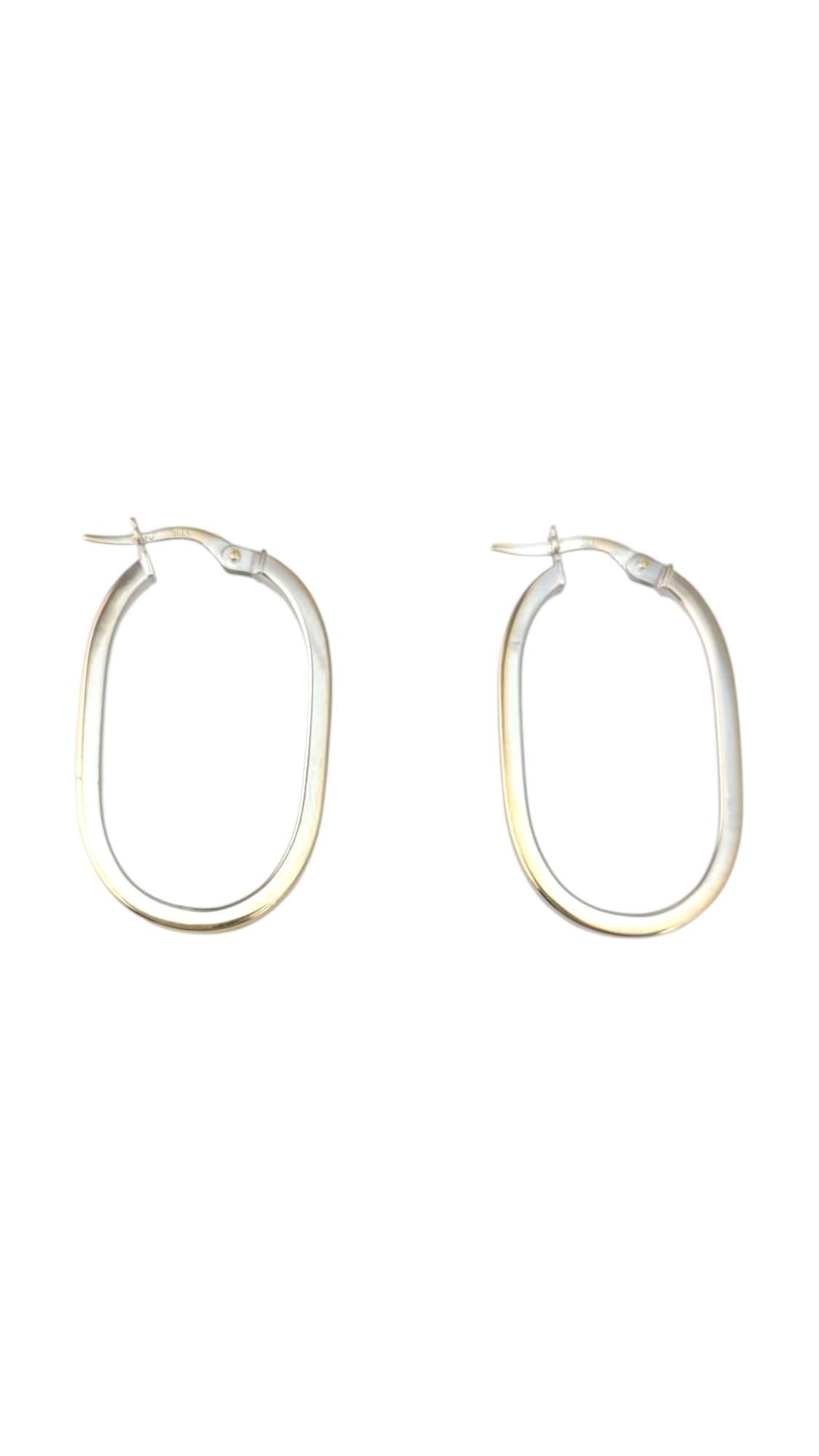 Orecchini a cerchio ovali in oro bianco 18K #21721 In condizioni buone in vendita a Washington Depot, CT