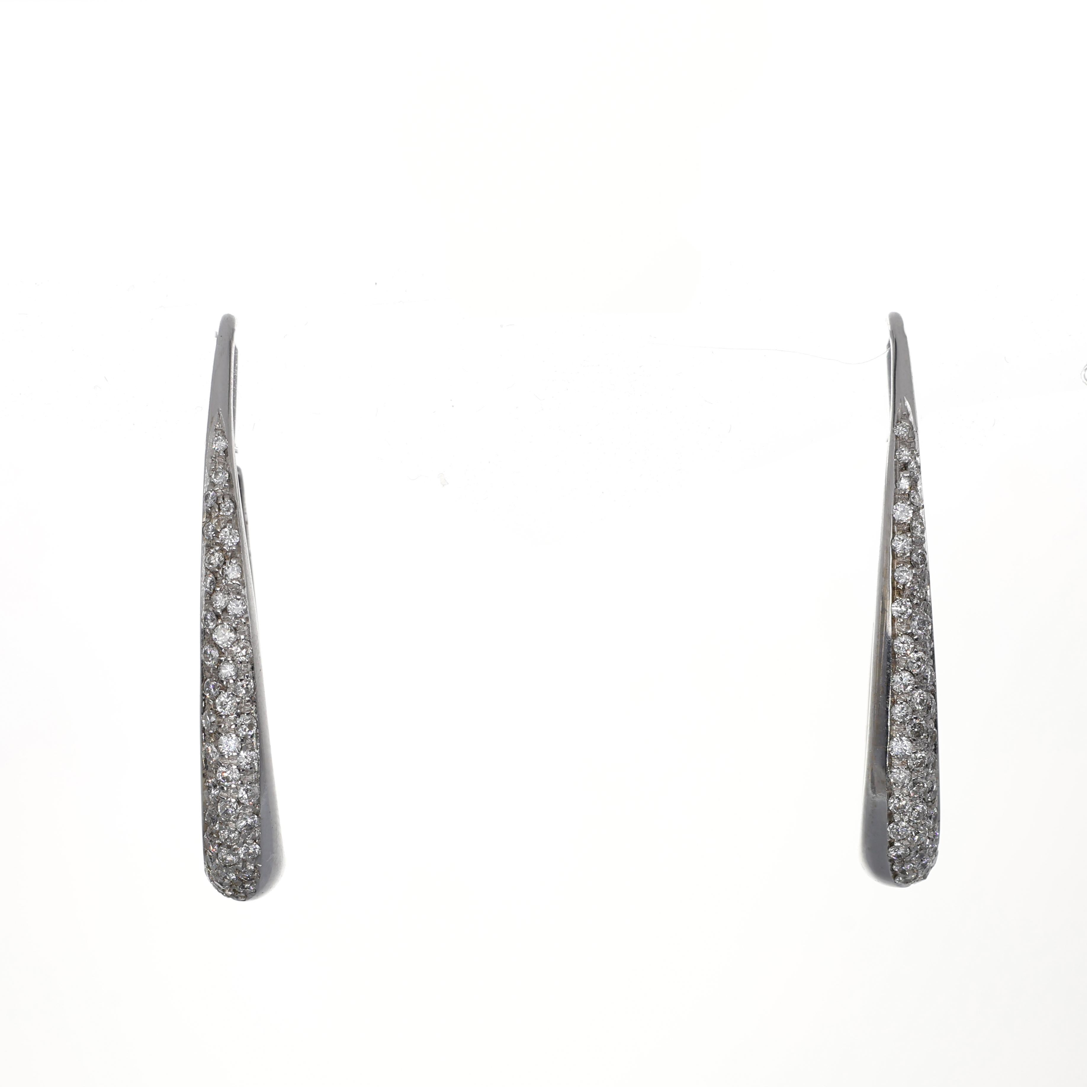 Brilliant Cut 18K White Gold Oval Hoop Earrings with Diamond Pavé For Sale