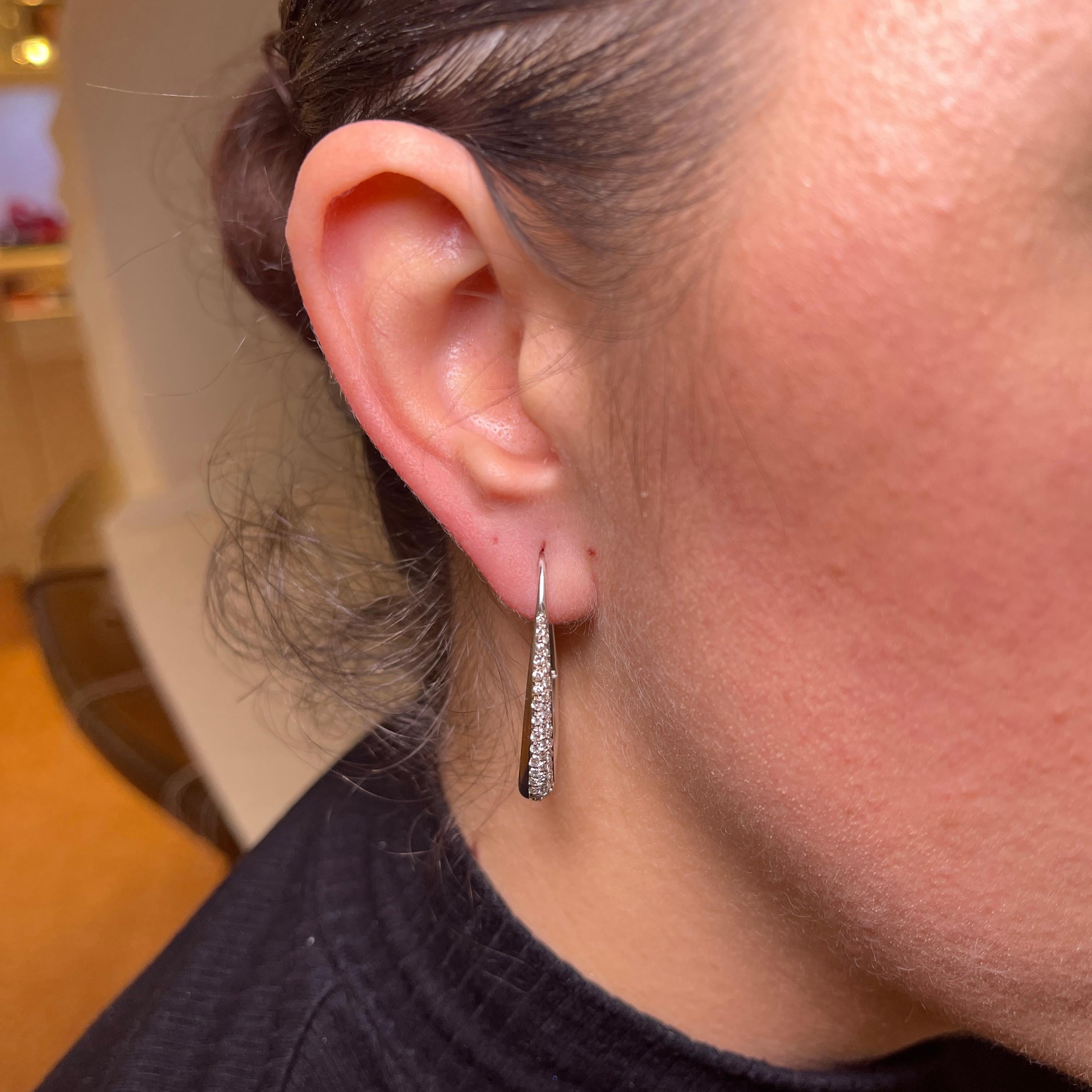 Women's or Men's 18K White Gold Oval Hoop Earrings with Diamond Pavé For Sale