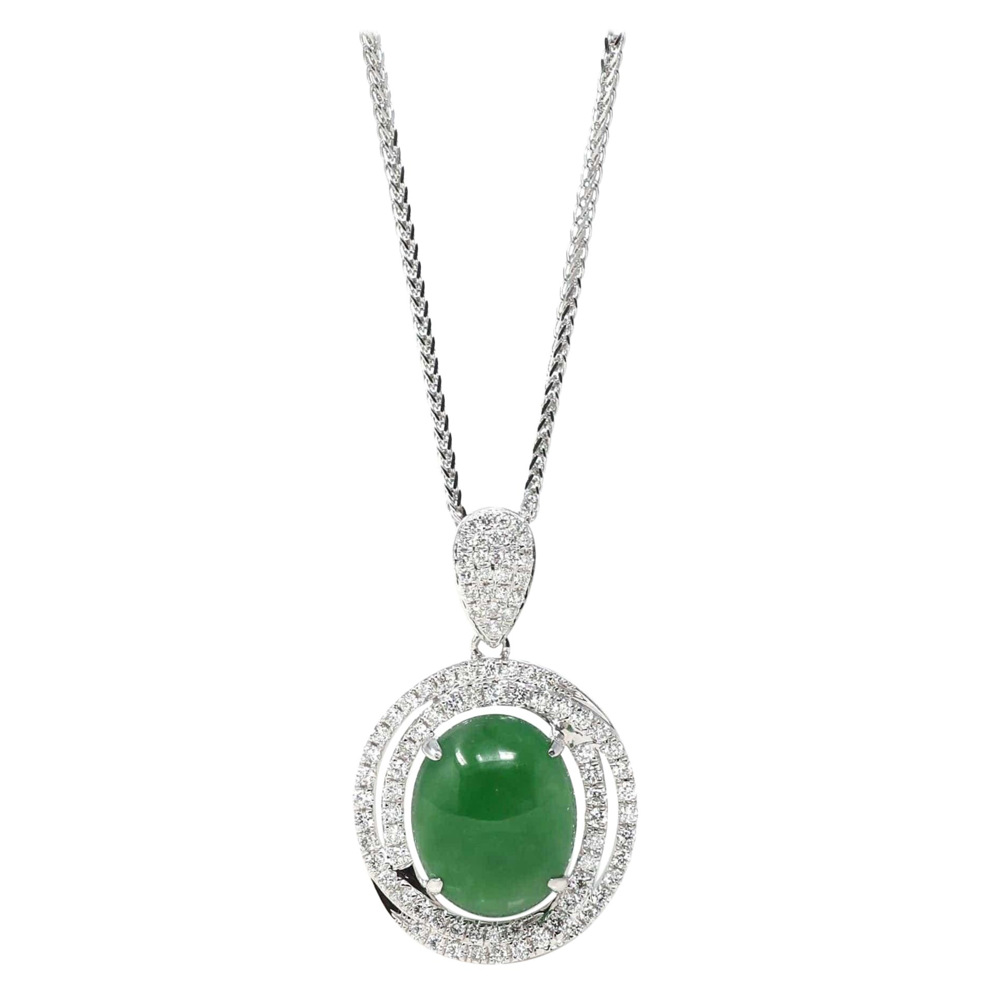Collana con cabochon ovale di giada Imperial Gold in oro bianco 18 carati e diamanti