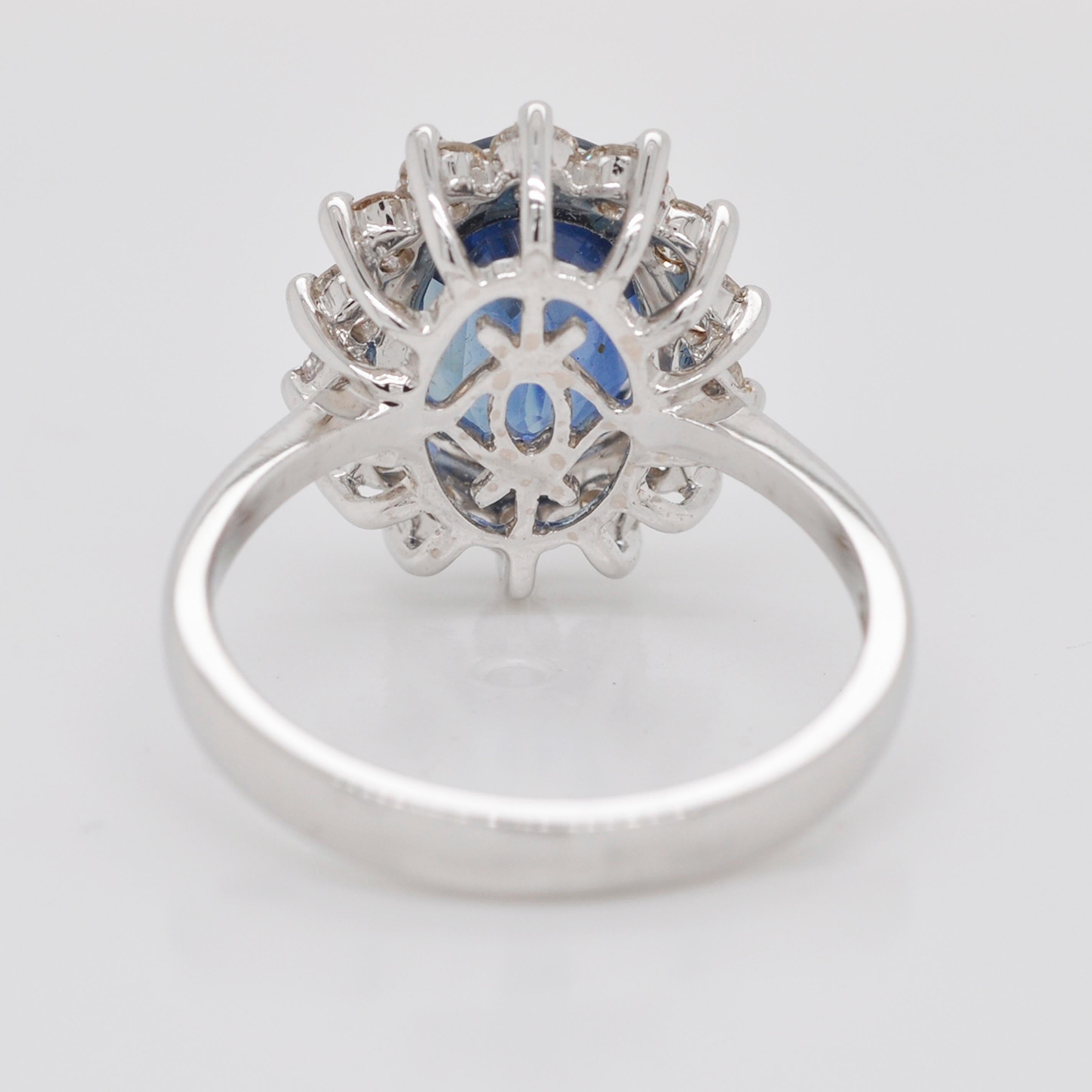 Verlobungsring, 18 Karat Weißgold zertifizierter ovaler blauer Saphir Diamant im Angebot 5