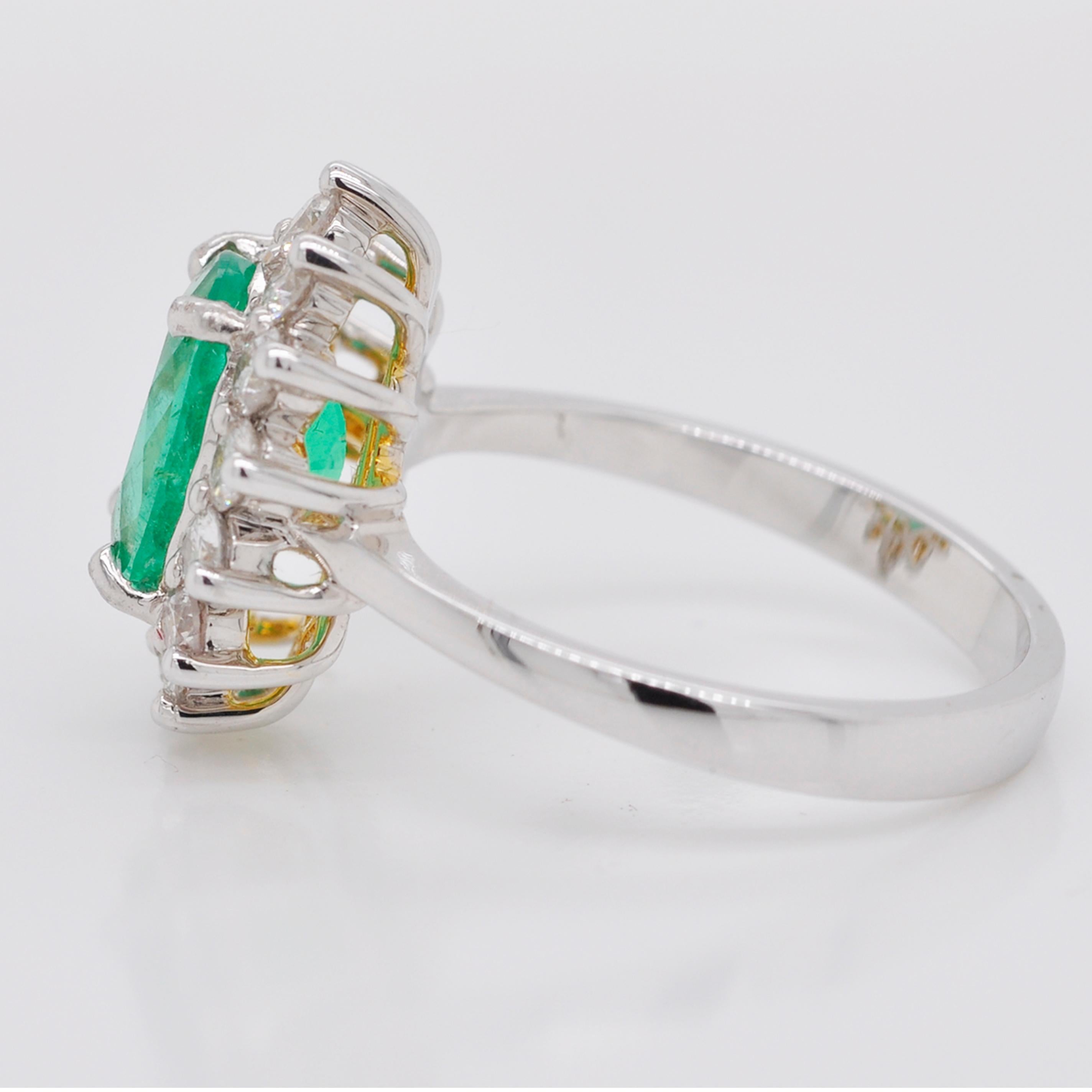 18 Karat White Gold Certified Oval Colombian Emerald Diamond Engagement Ring 4