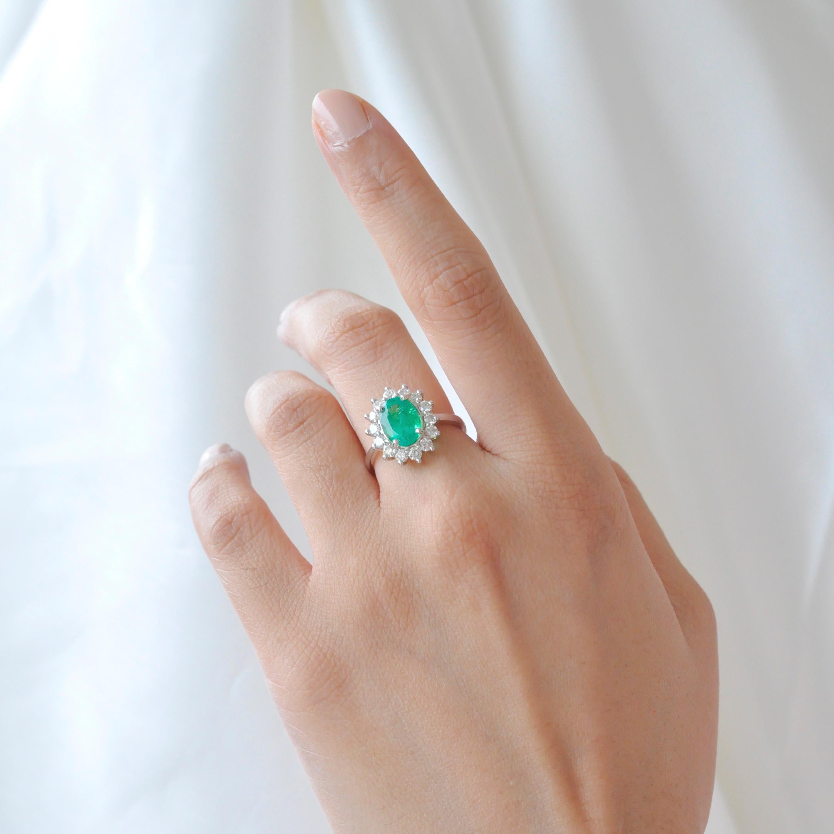 18 karat white gold certified oval colombian emerald diamond engagement ring.

As magnificent as it can be, this is the oval colombian (certified) emerald diamond engagement ring. The lustrous natural green colombian emerald measuring 10 X 7.5 mm