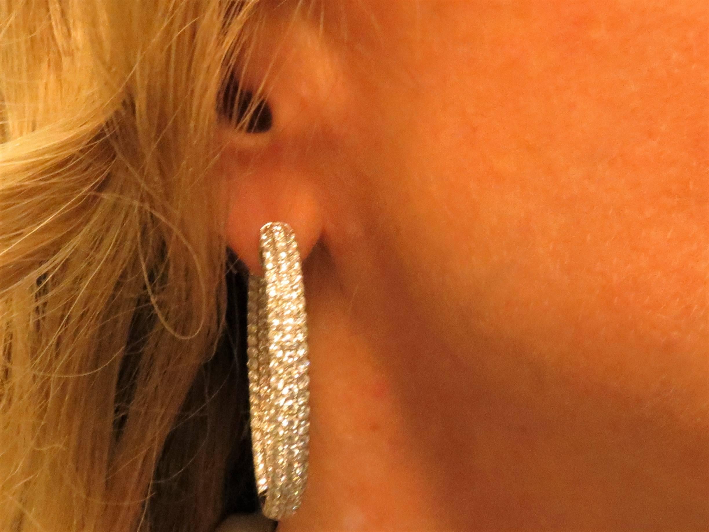 Round Cut 18 Karat White Gold Oval Shape Pave Diamond Hoop Earrings