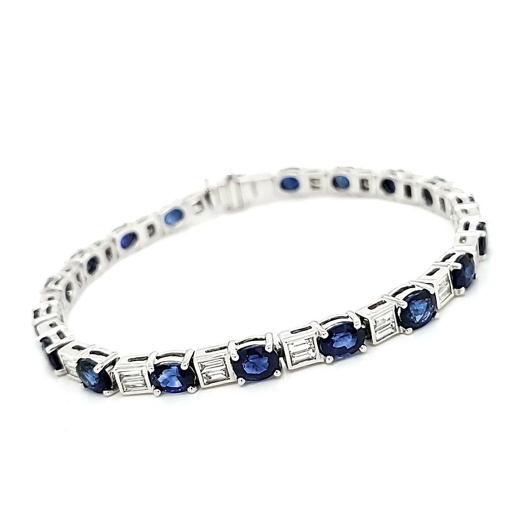 Bracelet en or blanc 18 carats, saphir de forme ovale Cts 8,88 et diamants baguettes Neuf - En vente à Hong Kong, HK