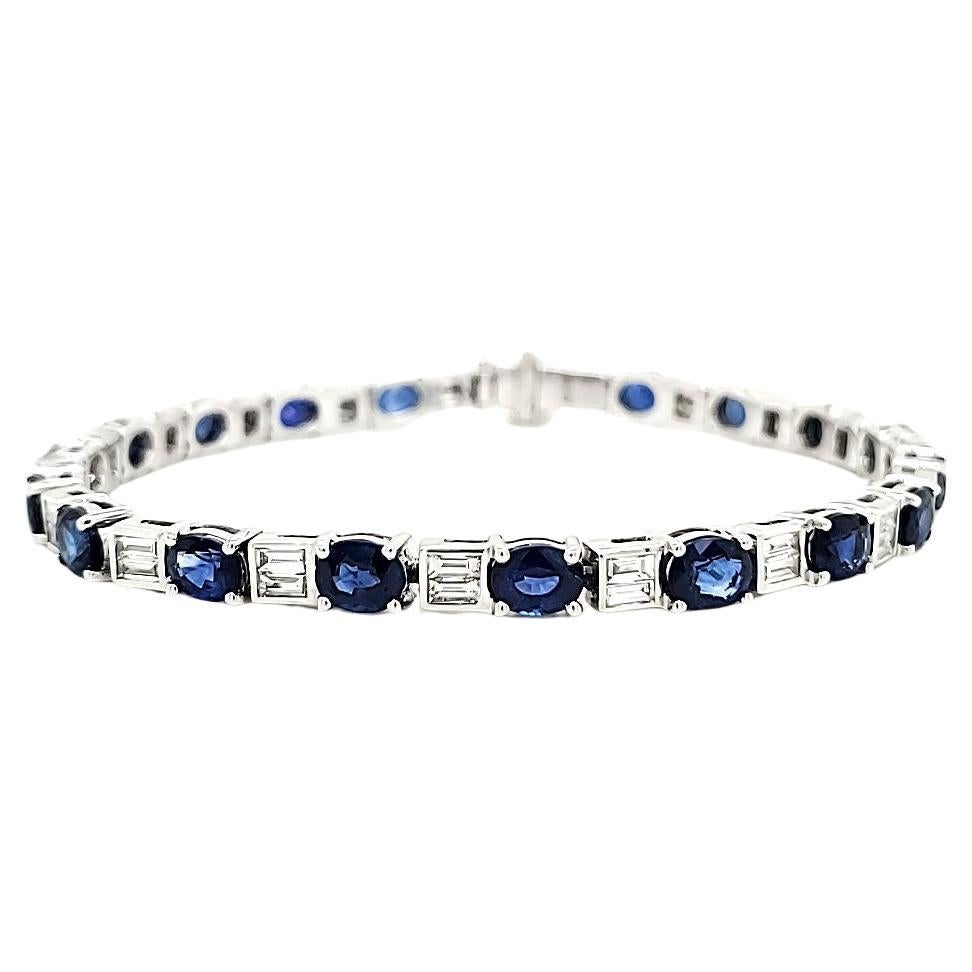 Pulsera de Oro Blanco de 18k con Zafiro Ovalado Cts 8.88 y Diamantes Baguette