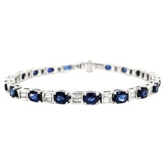 18k White Gold Oval-Shaped Sapphire Cts 8.88 and Baguette Diamonds Bracelet