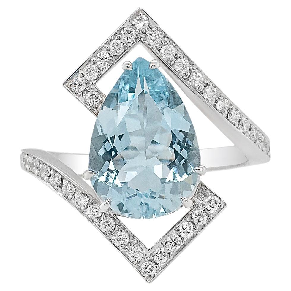 18K White Gold Palladium Ring Set with White Diamonds & Aquamarine