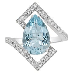 18K White Gold Palladium Ring Set with White Diamonds & Aquamarine