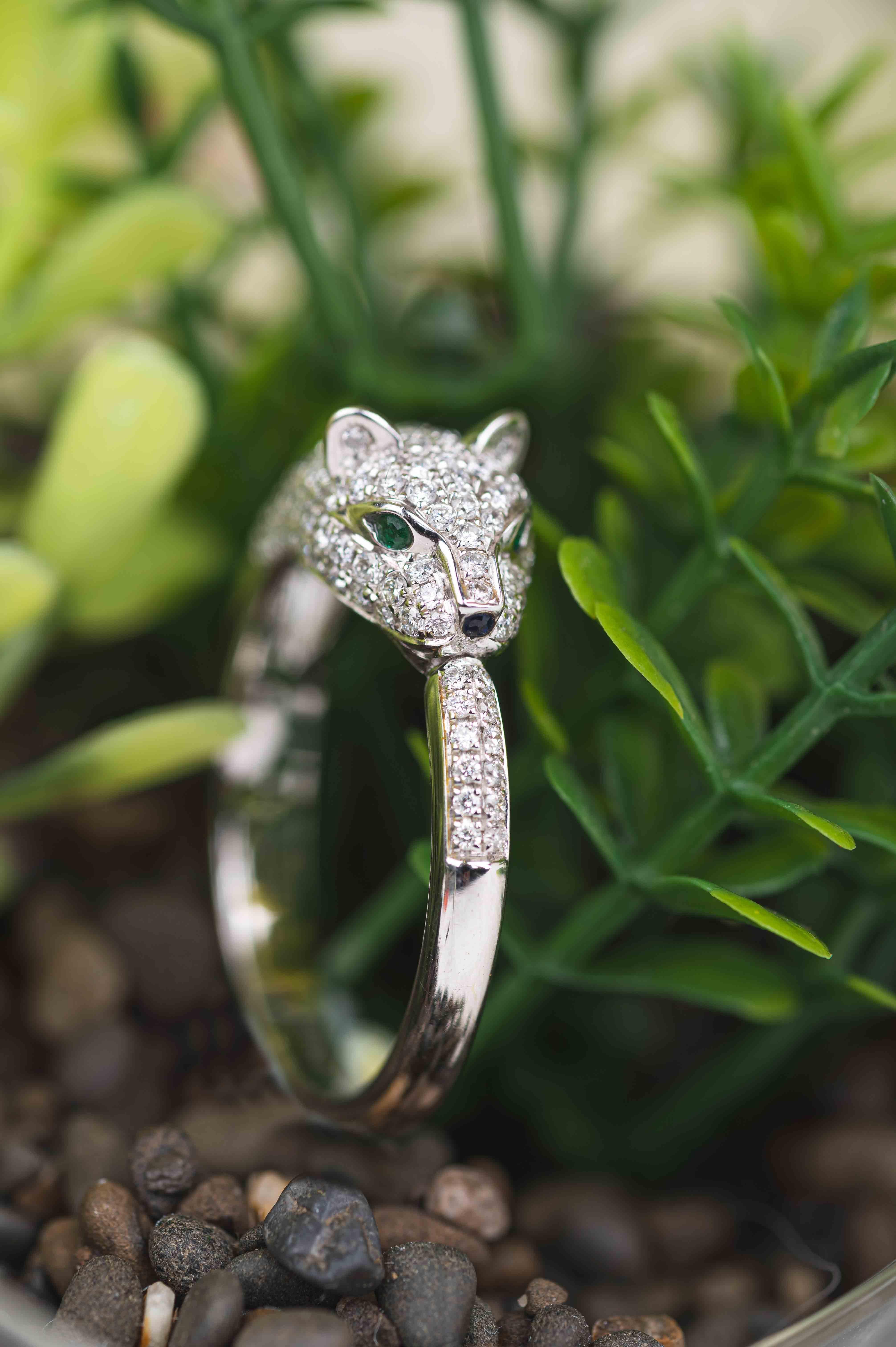 For Sale:  18K White Gold Panther Animal Cocktail Ring with Emerald, Sapphire and Diamonds 9