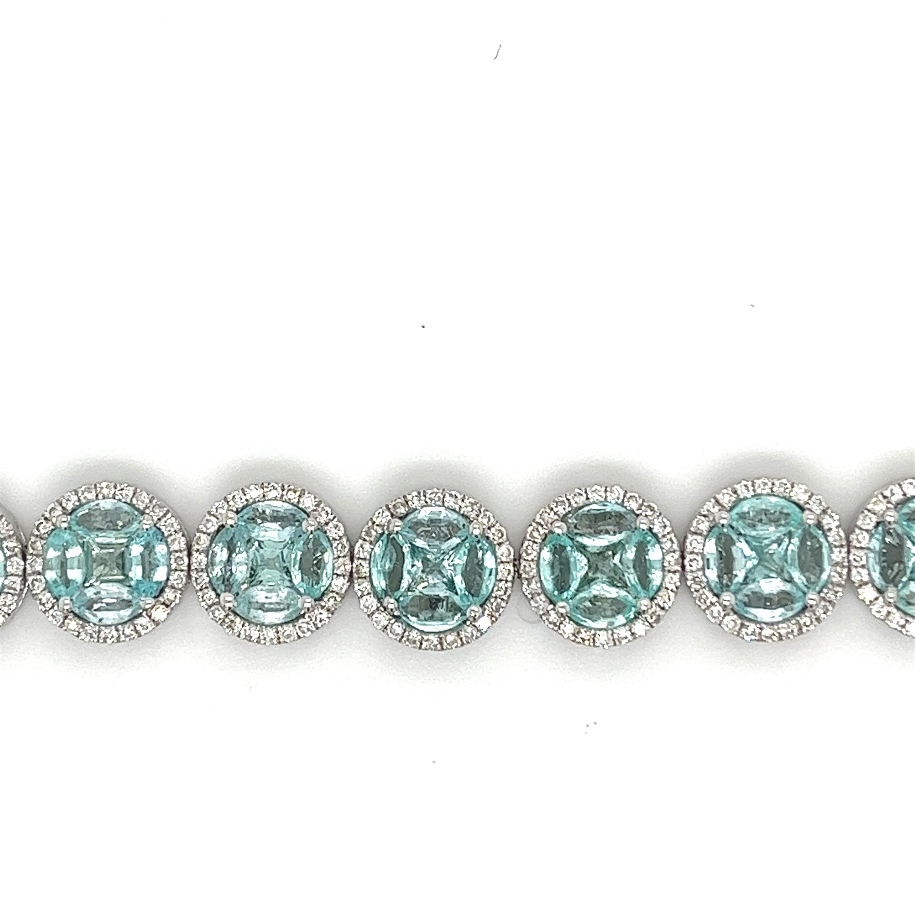 Taglio rotondo Bracciale con tormalina Paraiba in oro bianco 18 carati in vendita