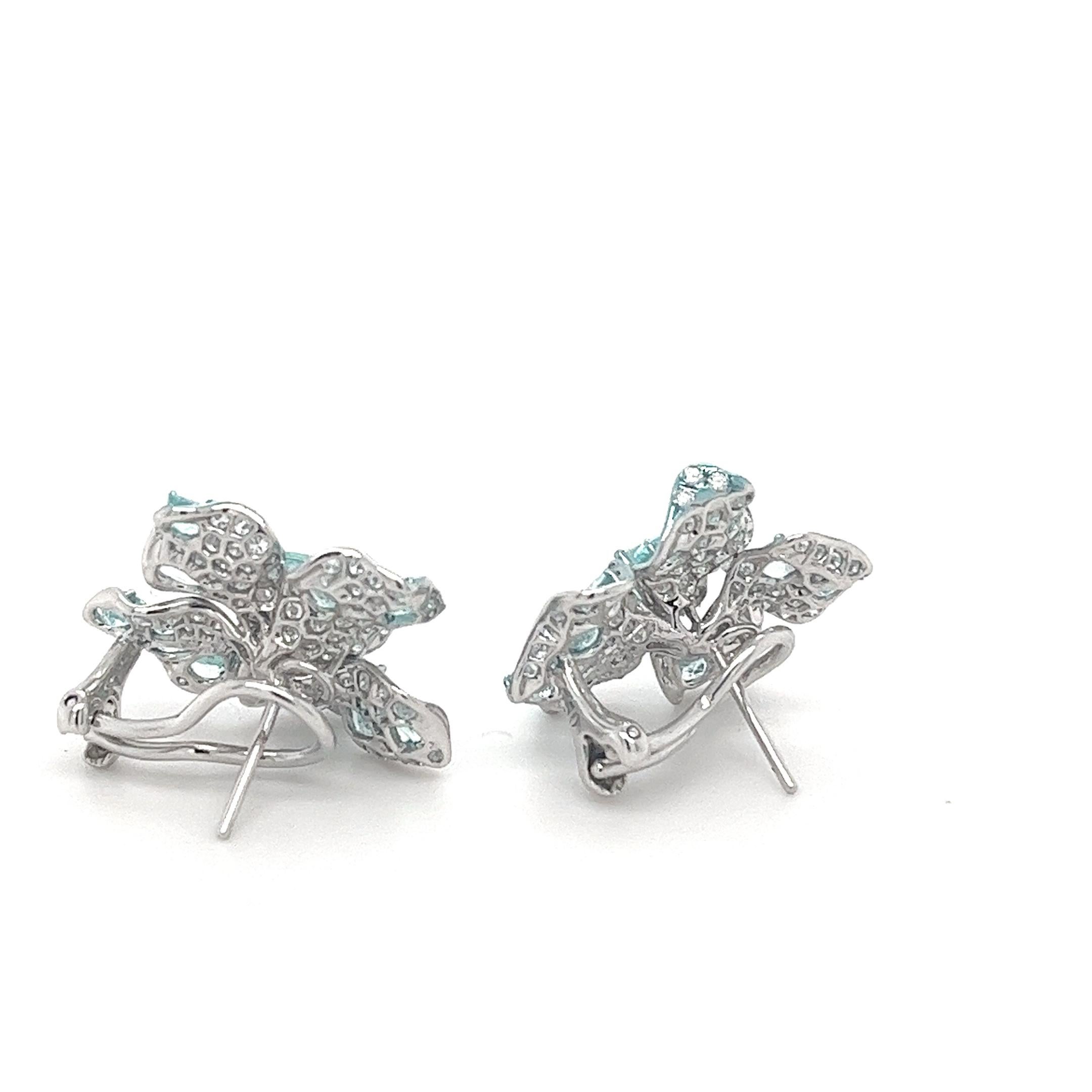 18K White Gold Paraiba Tourmaline Flower Earrings In New Condition For Sale In Hong Kong, HK