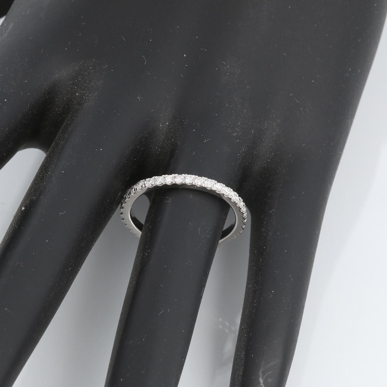 18k White Gold Pave Diamond Band Approx 1 Carat For Sale 1