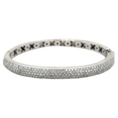 18k White Gold Pavé Diamond Bangle Bracelet