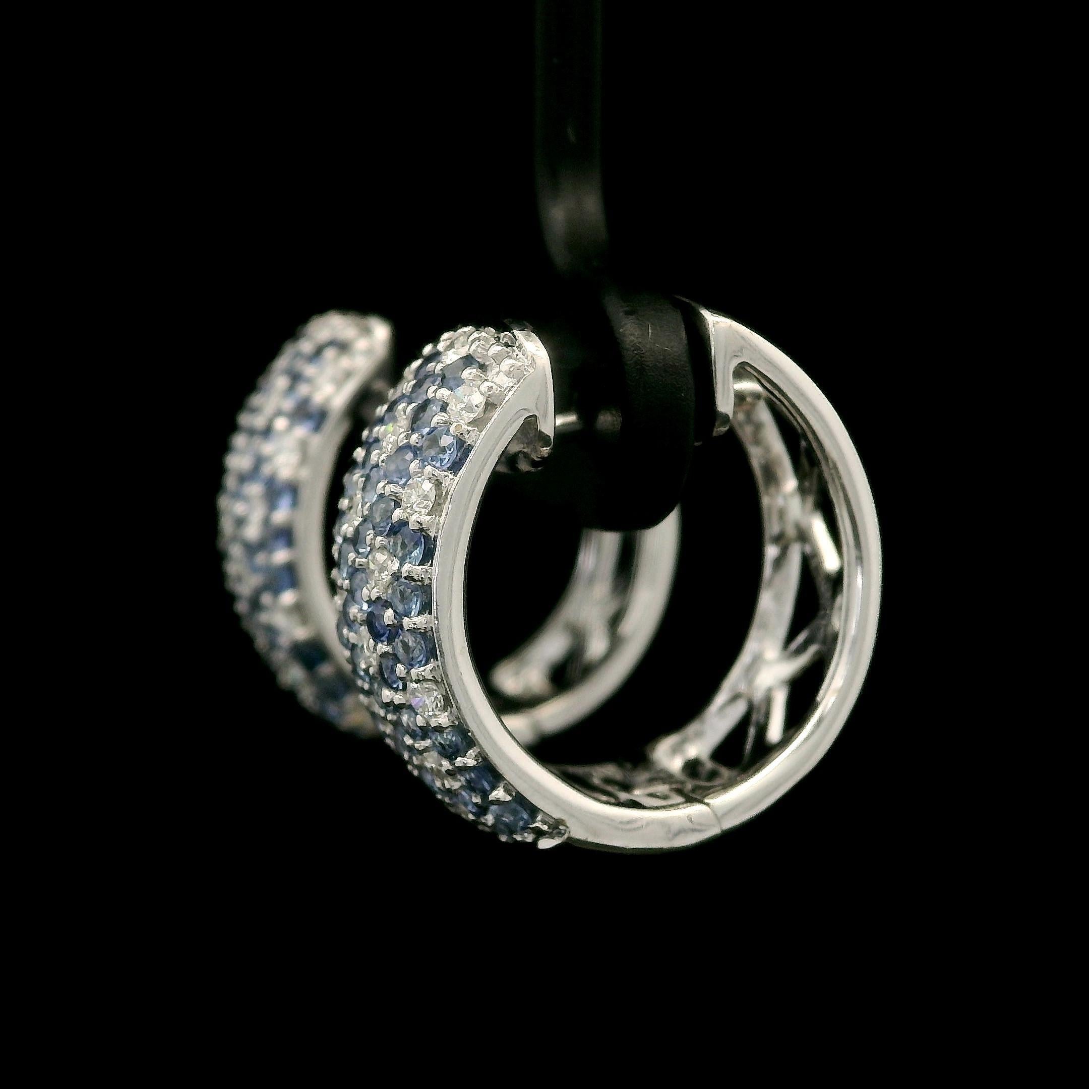 Brilliant Cut 18k White Gold Pave Diamond & Cornflower Blue Sapphire Wide Huggie Hoop Earrings For Sale