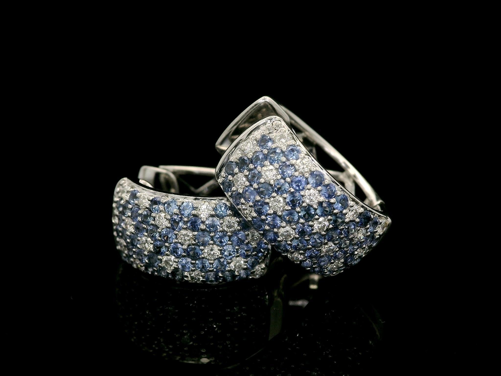 18k White Gold Pave Diamond & Cornflower Blue Sapphire Wide Huggie Hoop Earrings For Sale 1