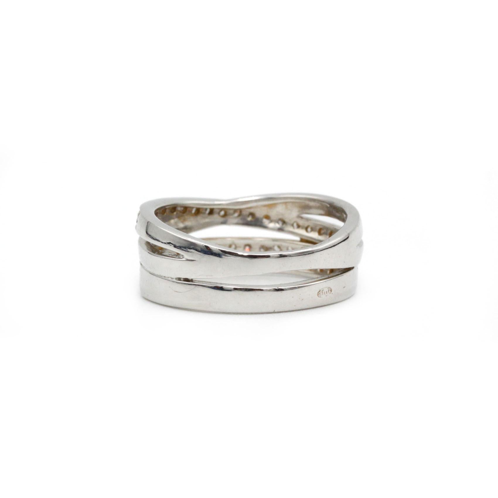 18K Weißgold Pavé Diamant Crossover Ring im Zustand „Gut“ im Angebot in MONTMORENCY, FR