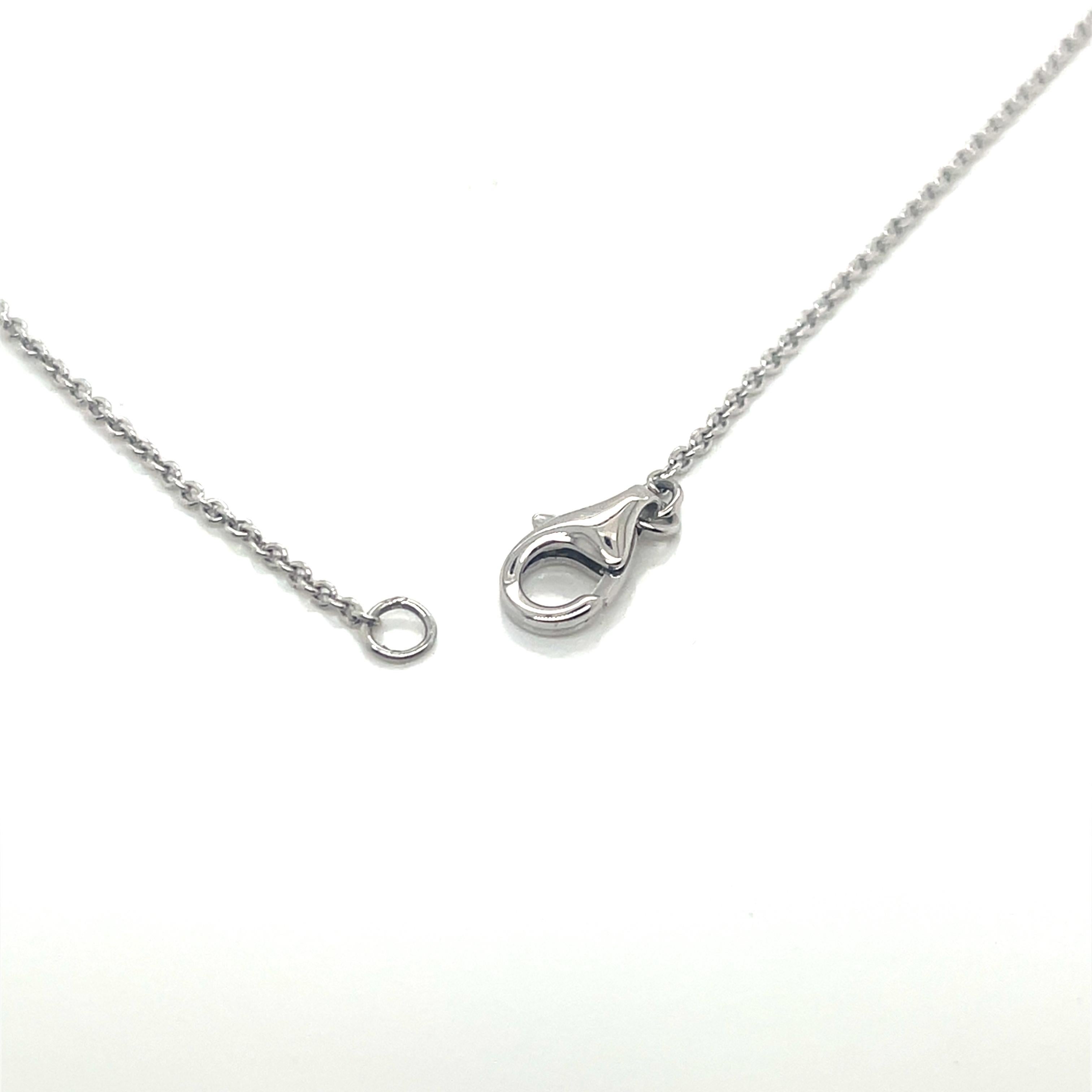 Collana con ciondolo a forma di cuore fluttuante in oro bianco 18 carati con pavé di diamanti In condizioni Nuovo in vendita a Boston, MA