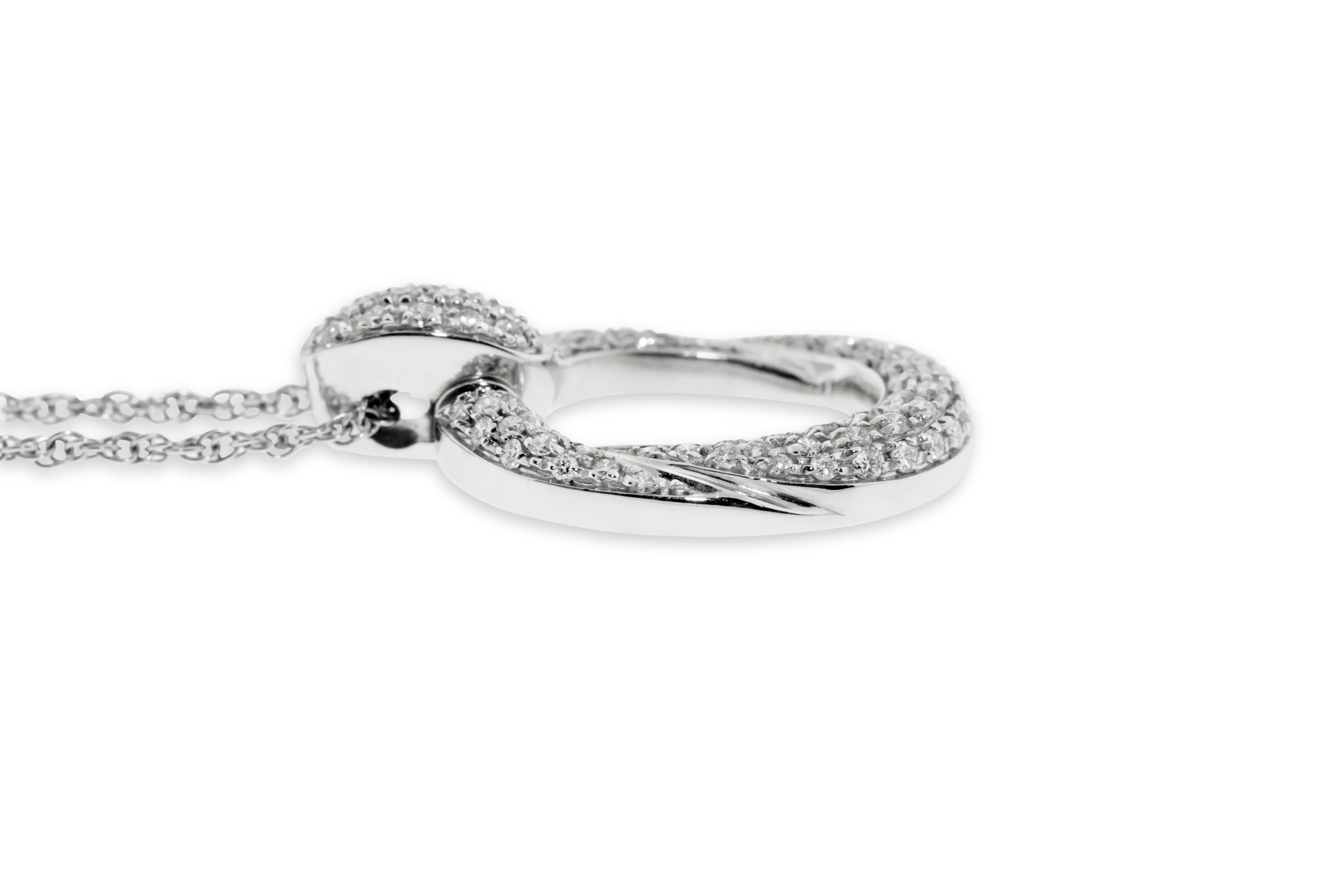 18 Karat White Gold Pave Diamond Link Pendant Necklace In New Condition For Sale In New York, NY