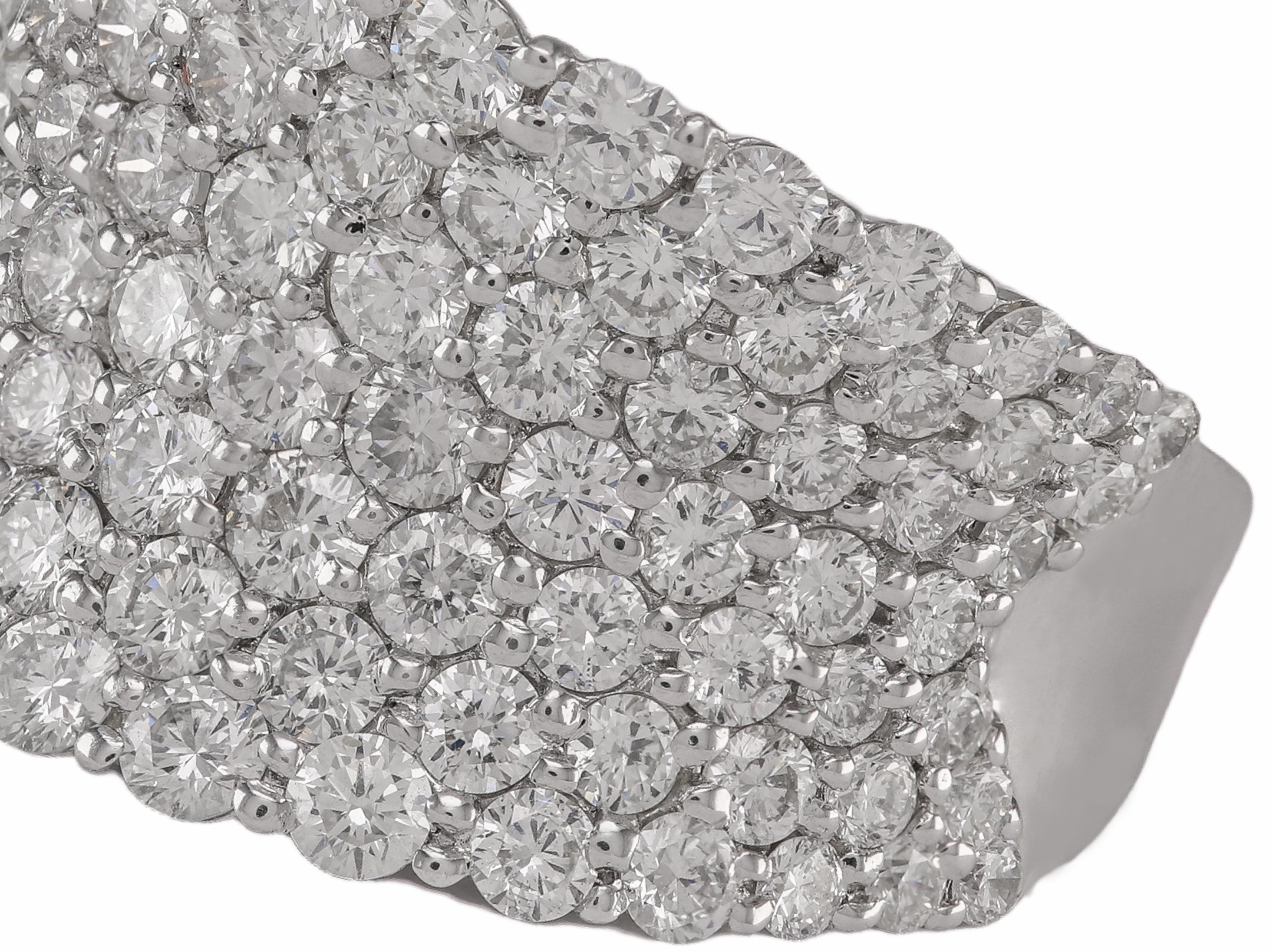 Women's 18 Karat White Gold Pavé Diamond Ring For Sale