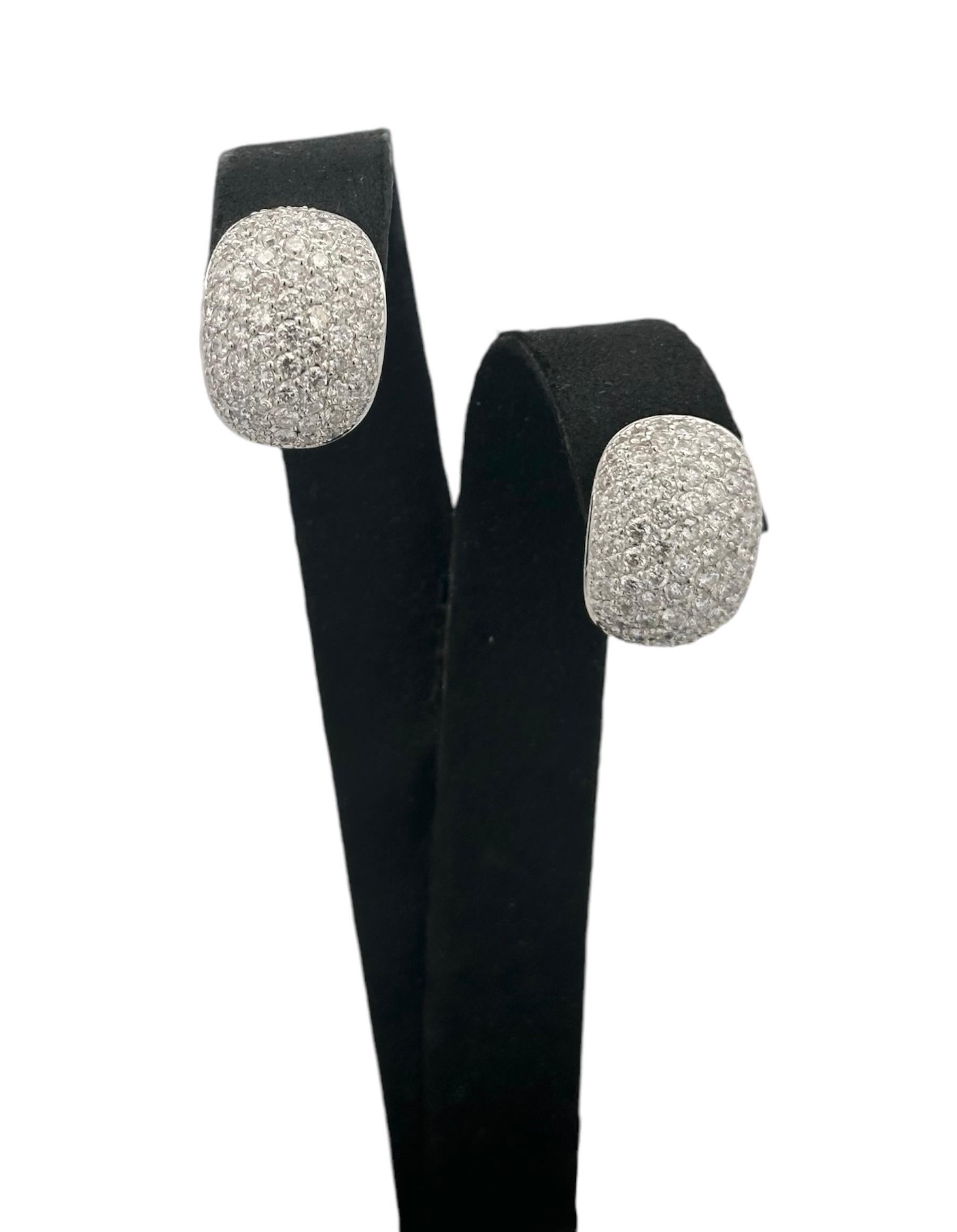 18K White Gold Pave Huggies In New Condition For Sale In New York, NY