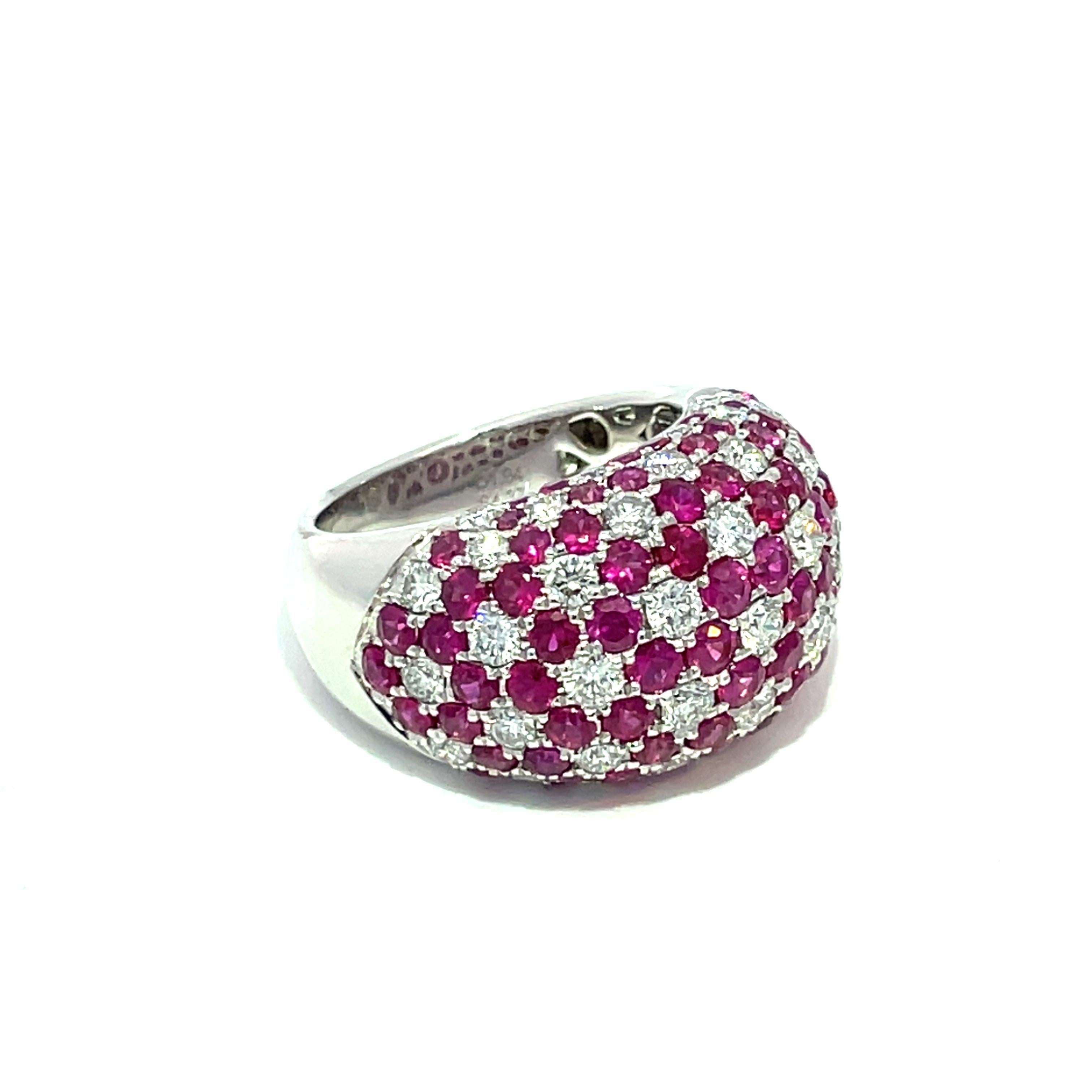 da uomo o donna Anello in oro bianco 18k con rubini e diamanti in pavé in vendita