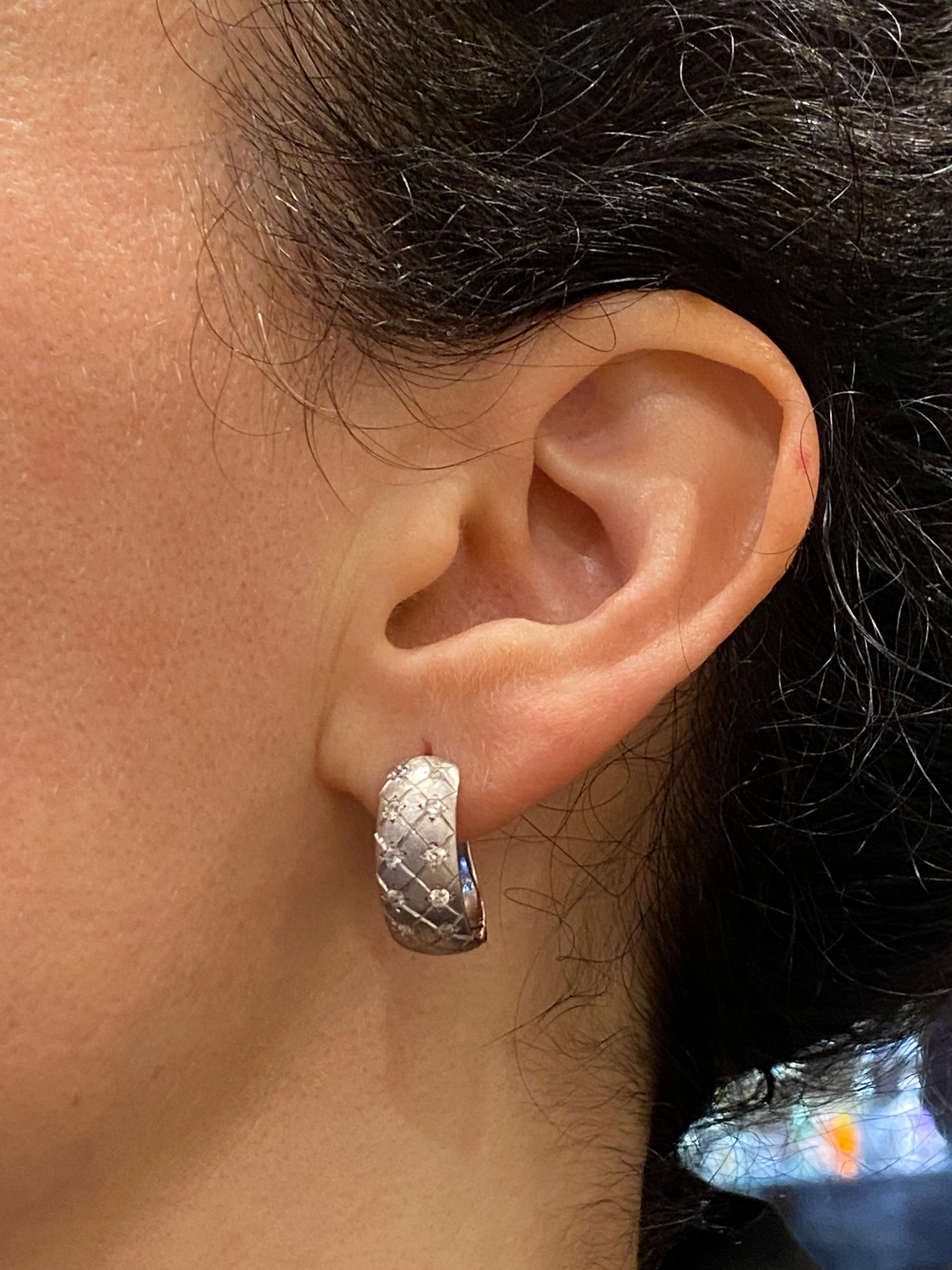 18K White Gold & Pave Set Diamond Half Hoop Earrings. In Excellent Condition For Sale In MELBOURNE, AU