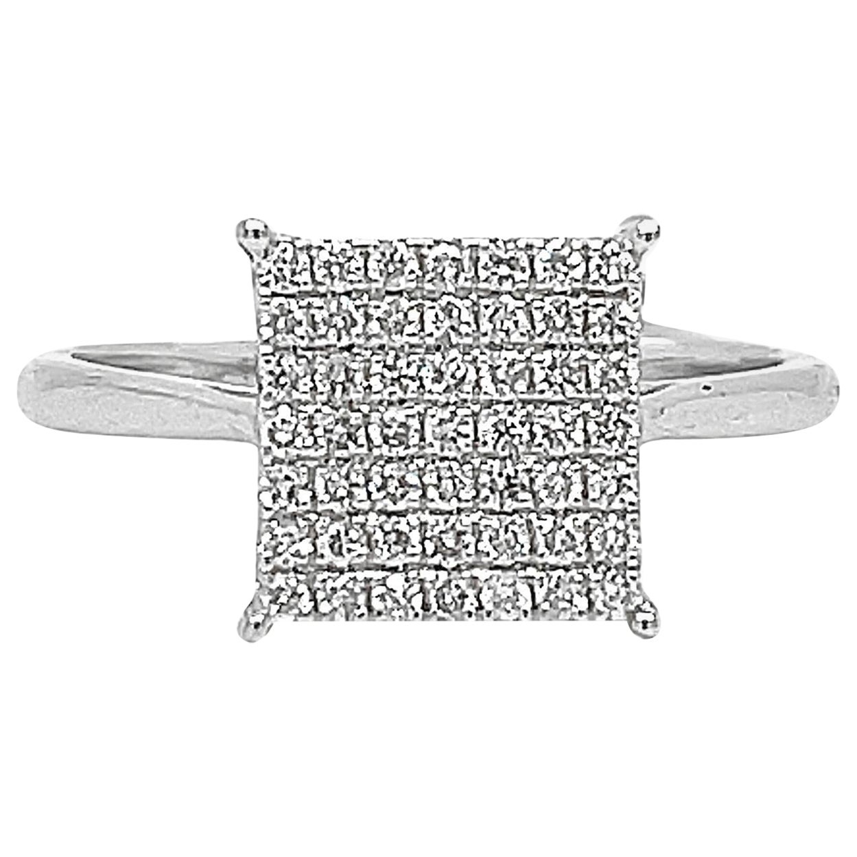 Bague en or blanc 18K sertie de diamants en vente