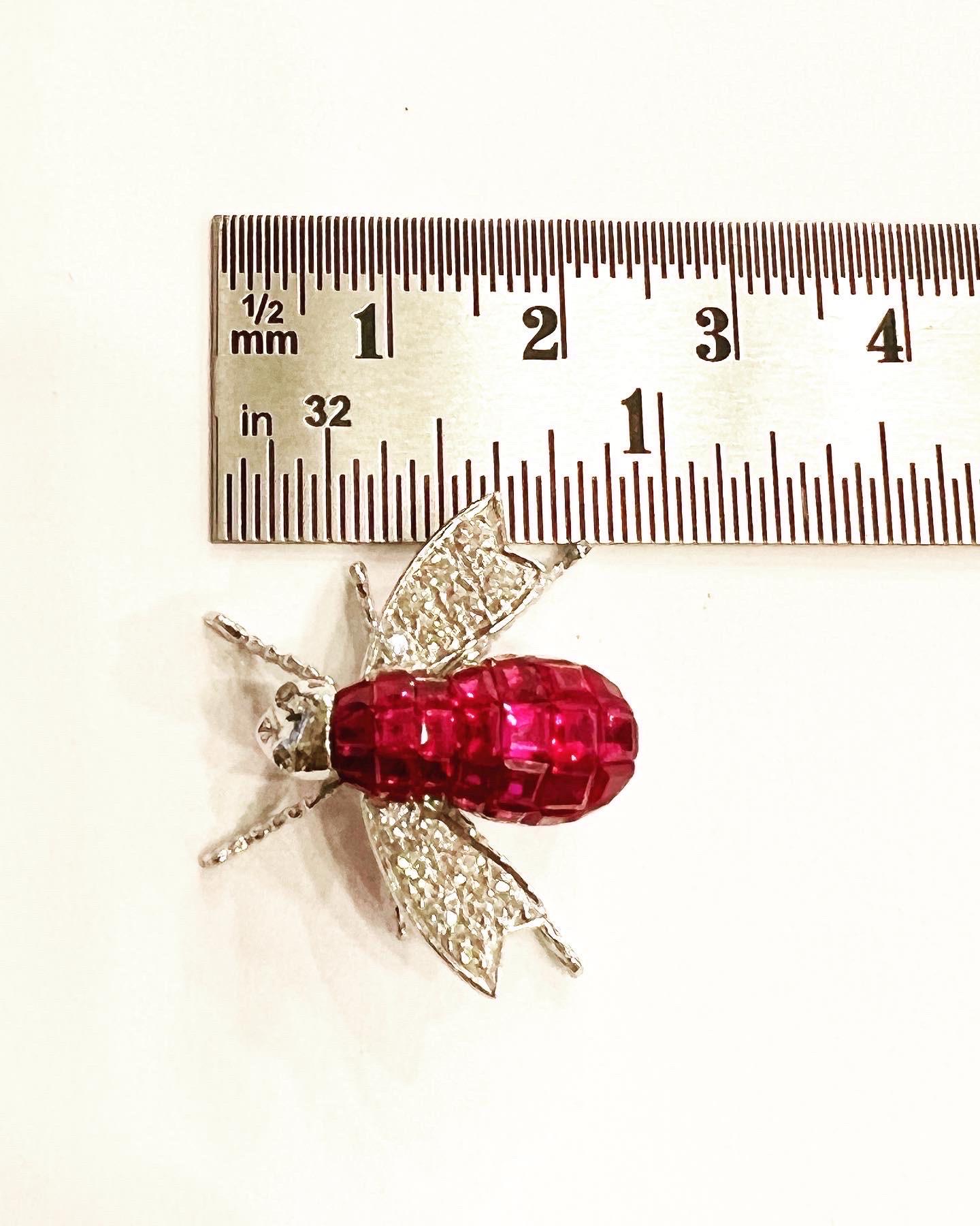  18k White Gold, Pavé Setting Ruby Diamond Fly Bee Brooch For Sale 4