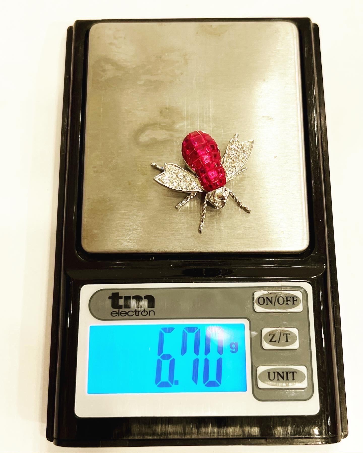  18k White Gold, Pavé Setting Ruby Diamond Fly Bee Brooch For Sale 5