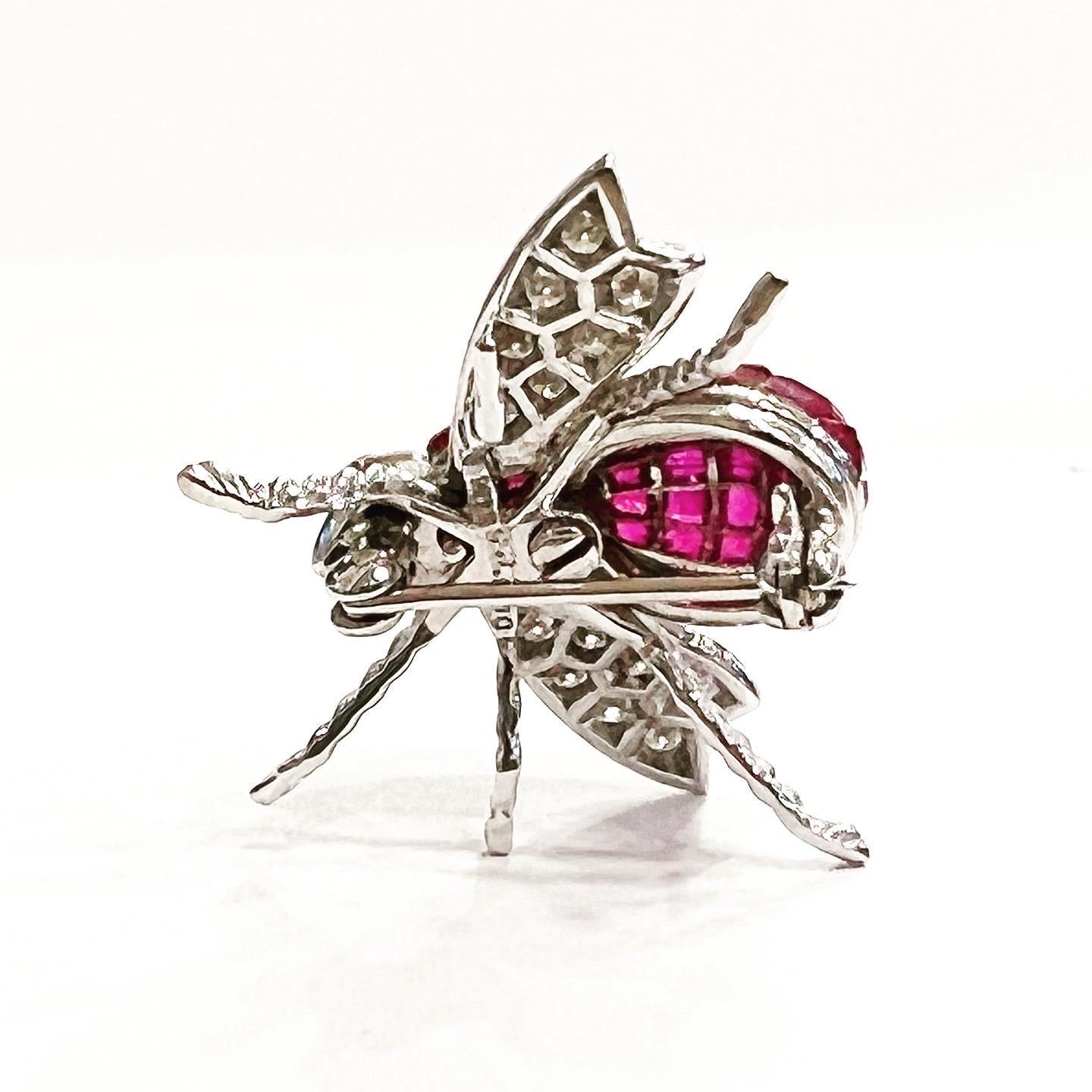 Brilliant Cut  18k White Gold, Pavé Setting Ruby Diamond Fly Bee Brooch For Sale