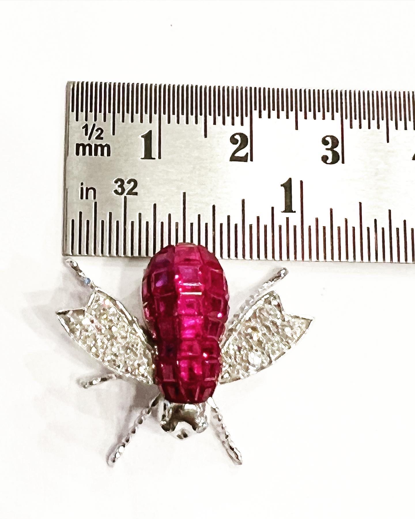  18k White Gold, Pavé Setting Ruby Diamond Fly Bee Brooch For Sale 3