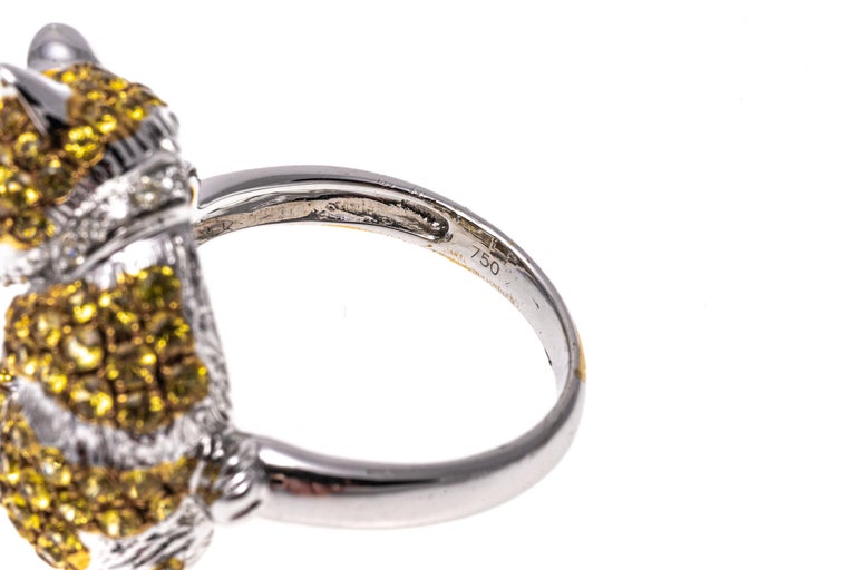 18k White Gold Pave Yellow Topaz, Tsavorite and Diamond Cat Ring For Sale 6