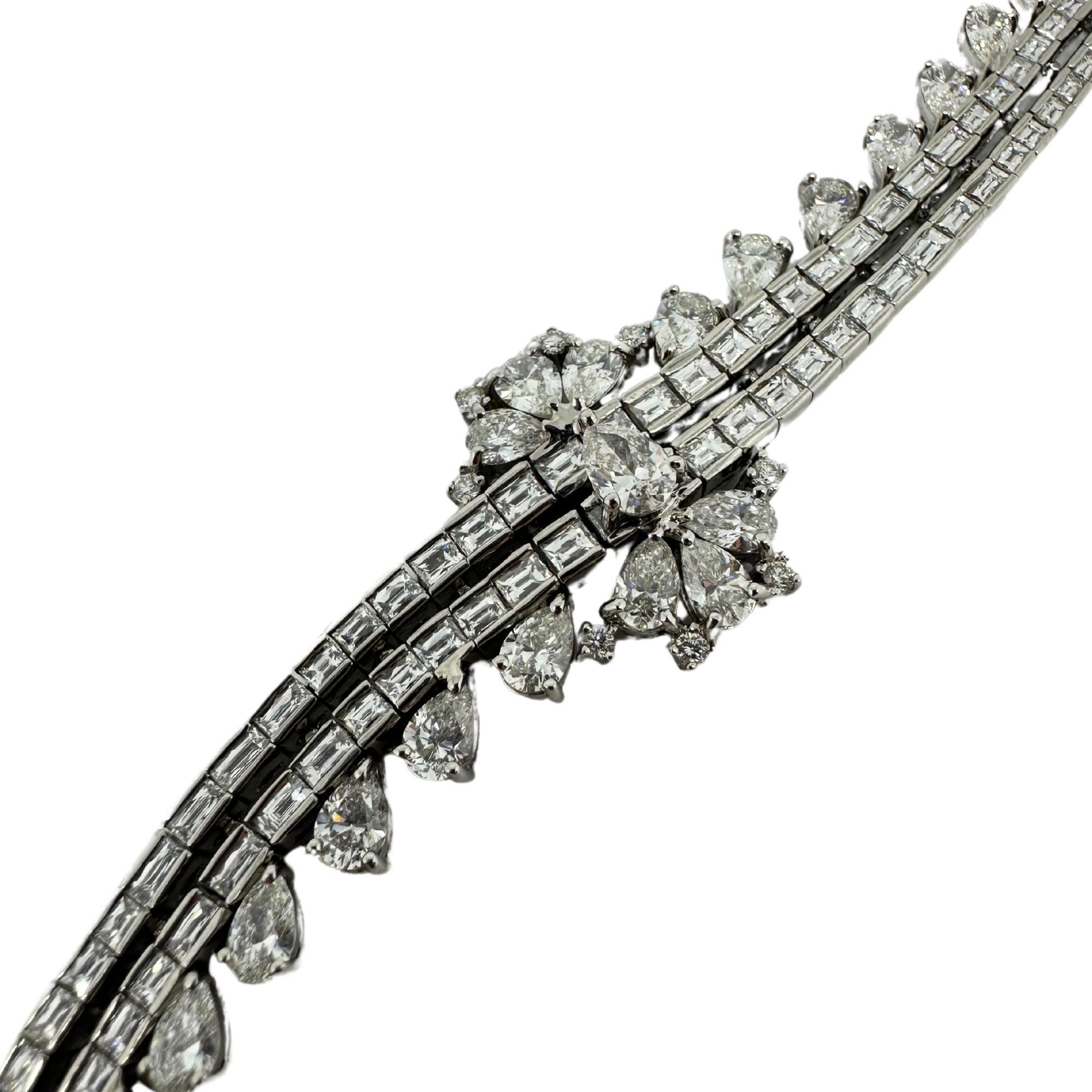 Bracciale in oro bianco 18 carati con diamanti taglio pera e baguette in vendita 1