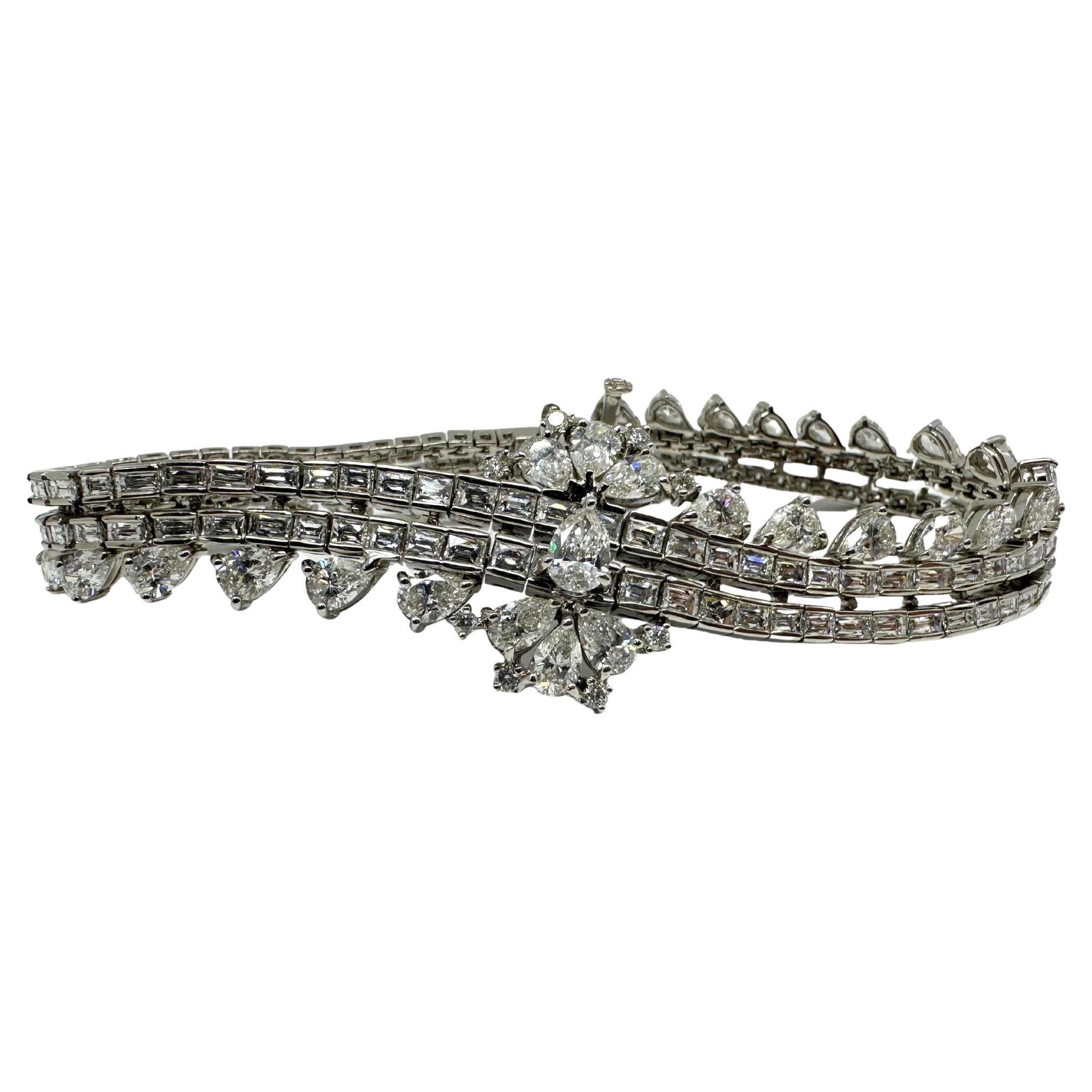 Pulsera de oro blanco de 18 quilates con diamantes talla pera y baguette