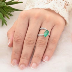 18K White Gold Pear Cut 2.1Ct Emerald 0.5Ct Diamond Split Shank Bypass Ring